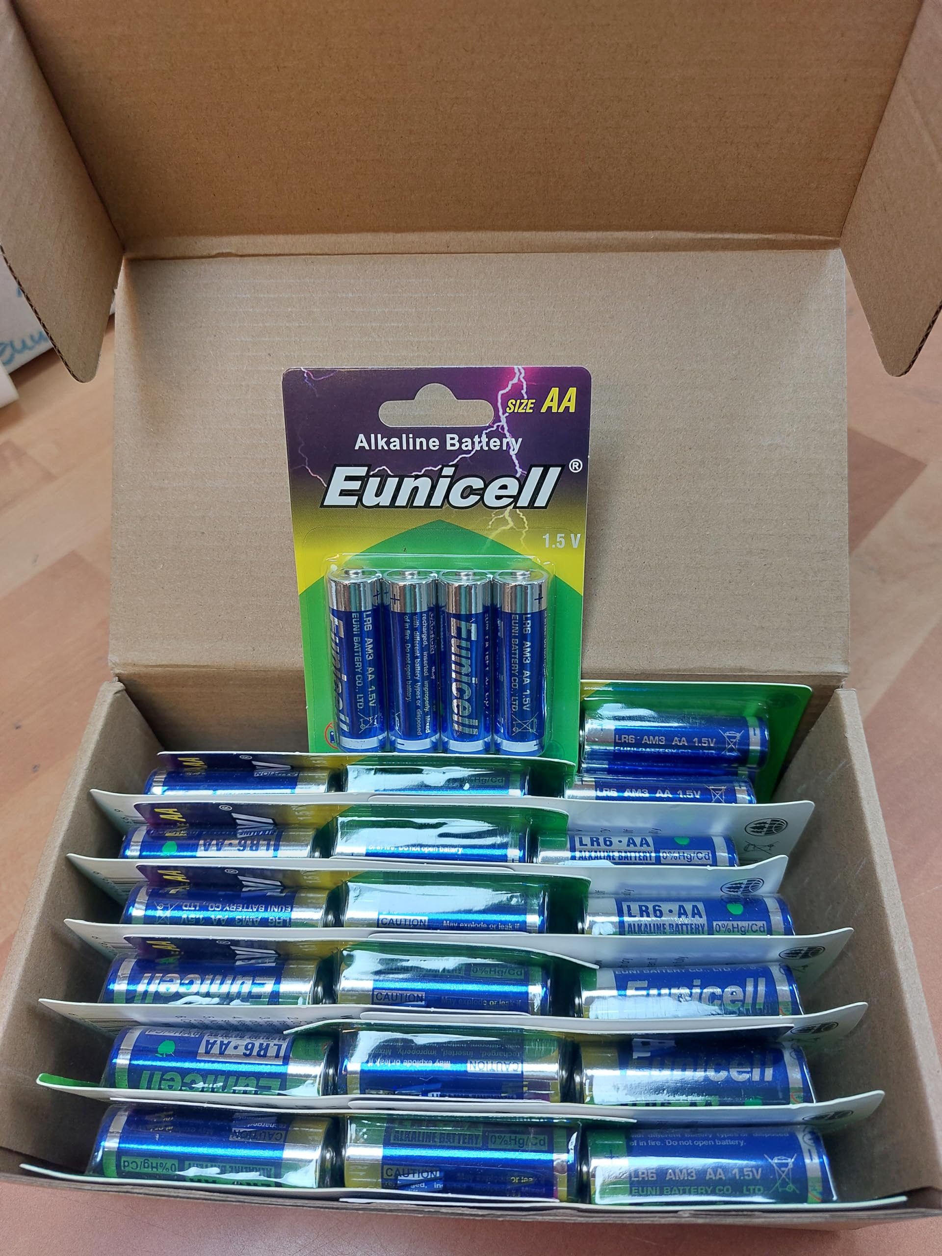 Eunicell Lot de 80 Piles AA LR6 (20 Paquets de 4 Piles)