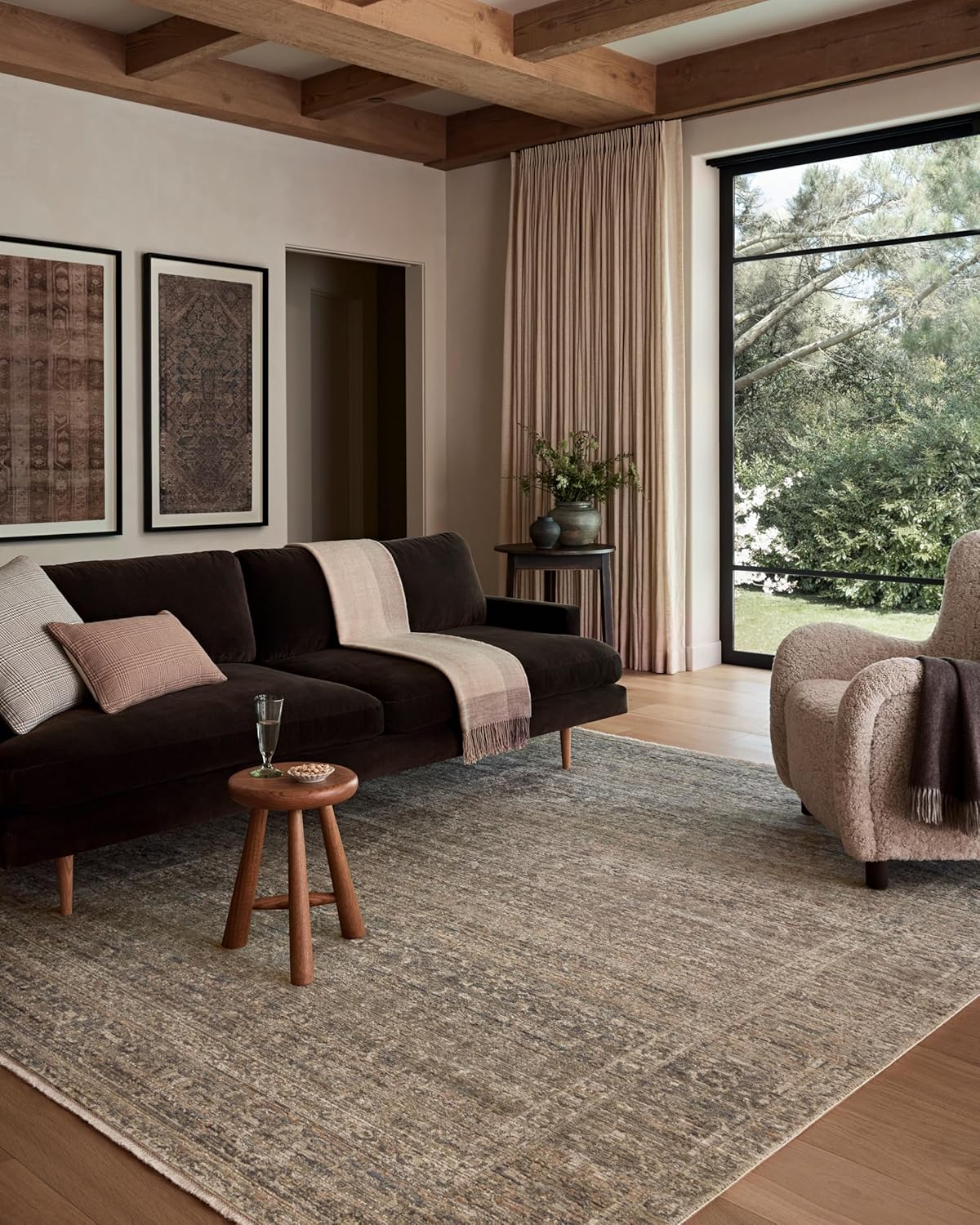 Loloi Amber Lewis Molly Collection MOL-04 Navy/Blush 2'-3" x 3'-10" Low Pile Accent Rug Navy/Blush 2'3" x 3'10" (Rectangular)