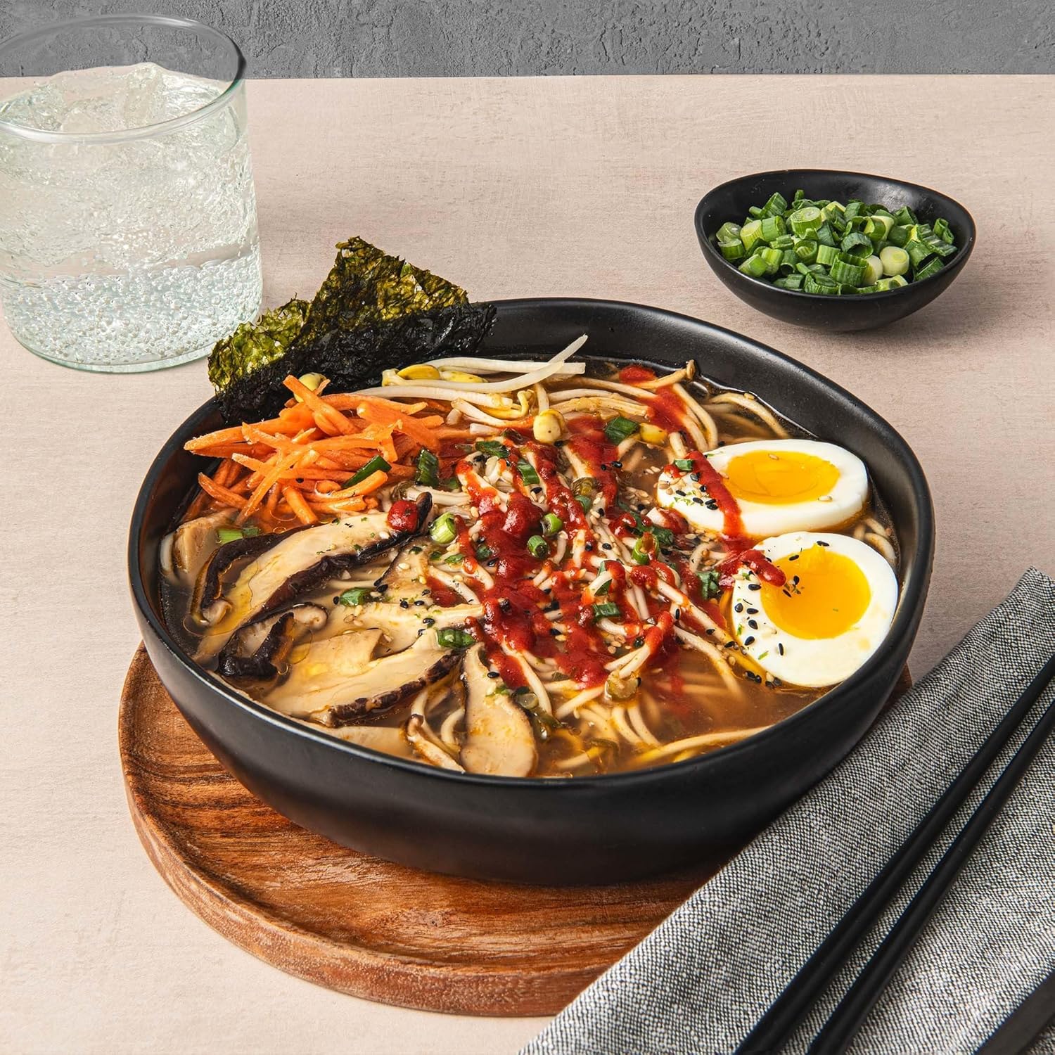 Frank's RedHot Squeeze Sriracha Sauce, 12 fl oz (Pack of 6)