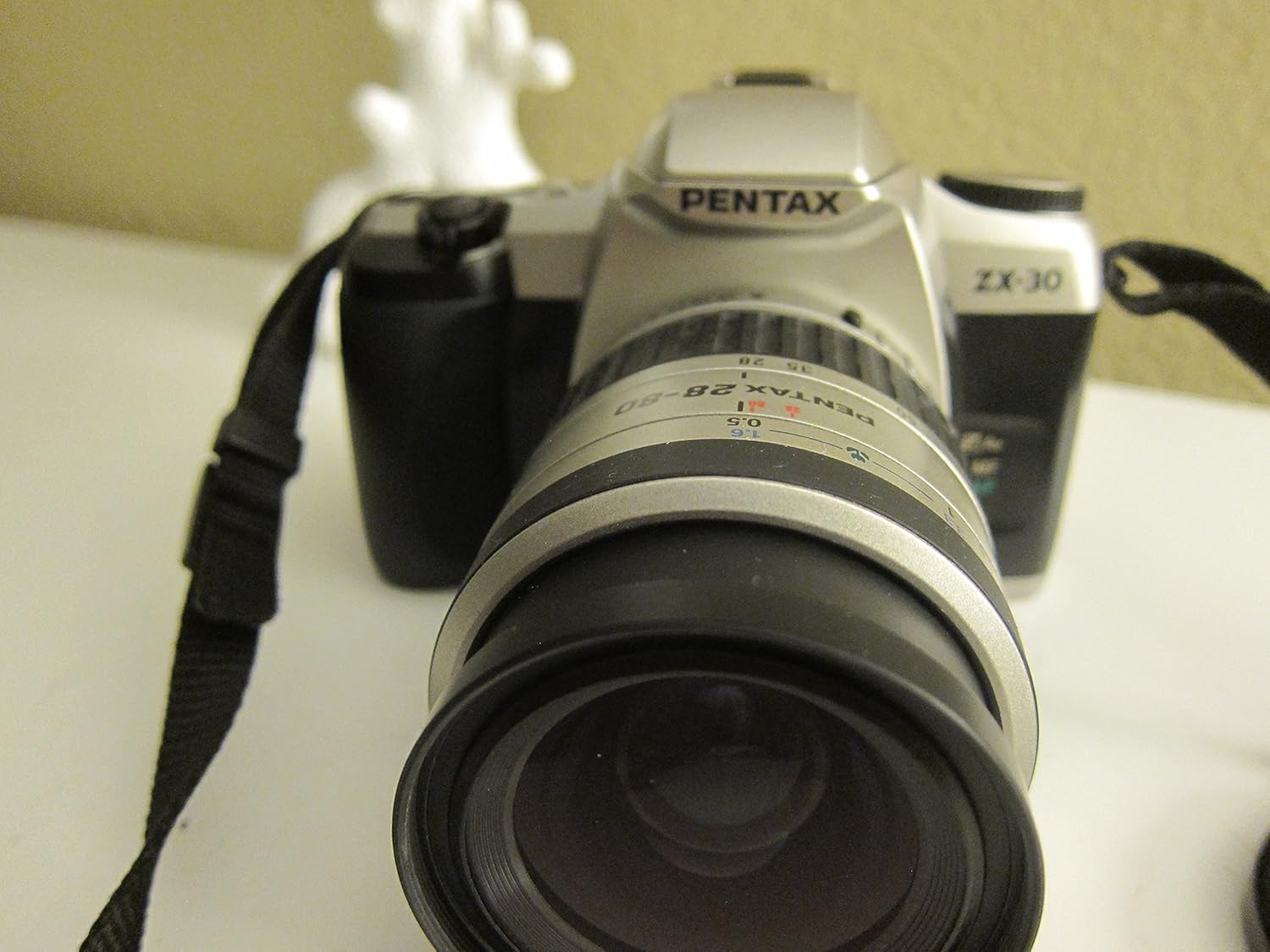 Pentax ZX-30 Quartz Date 35mm SLR Camera Kit with 35-80mm Lens