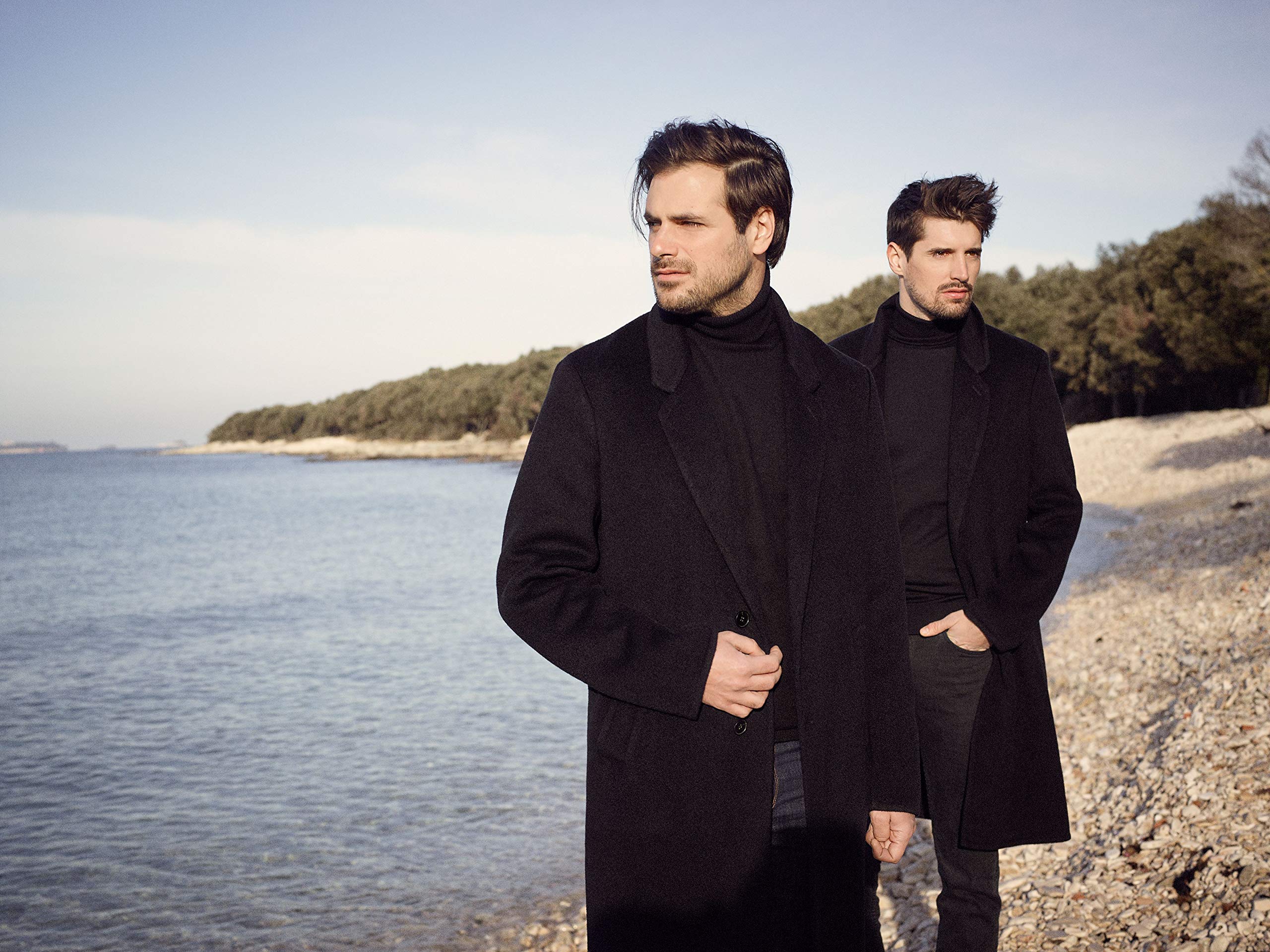 2CELLOS