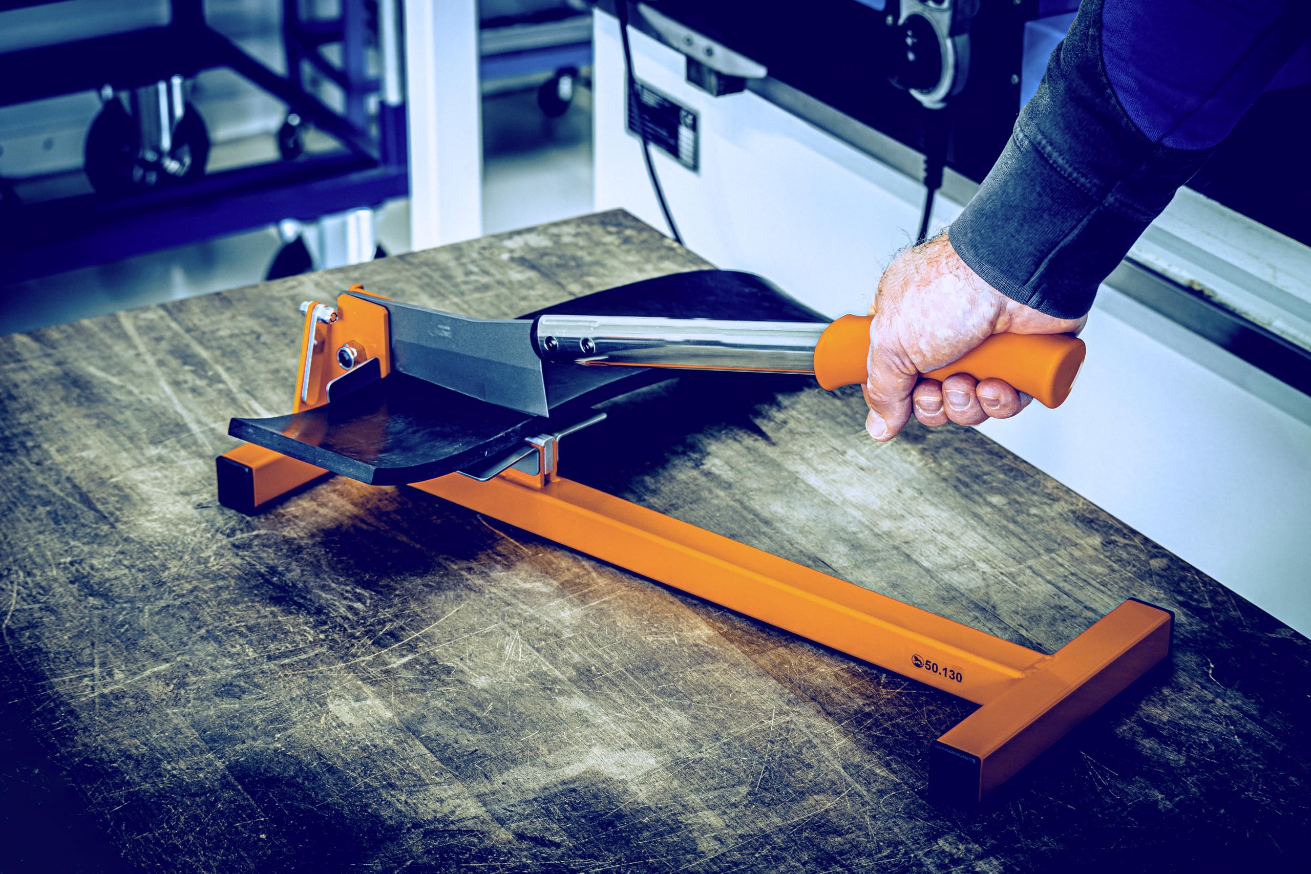 Original LÖWE Professional Mitre Scissors 3.304 With 45° Stops For Professional Use In Industry And Trade - Mitre Cutter For Precise Cut On Leather