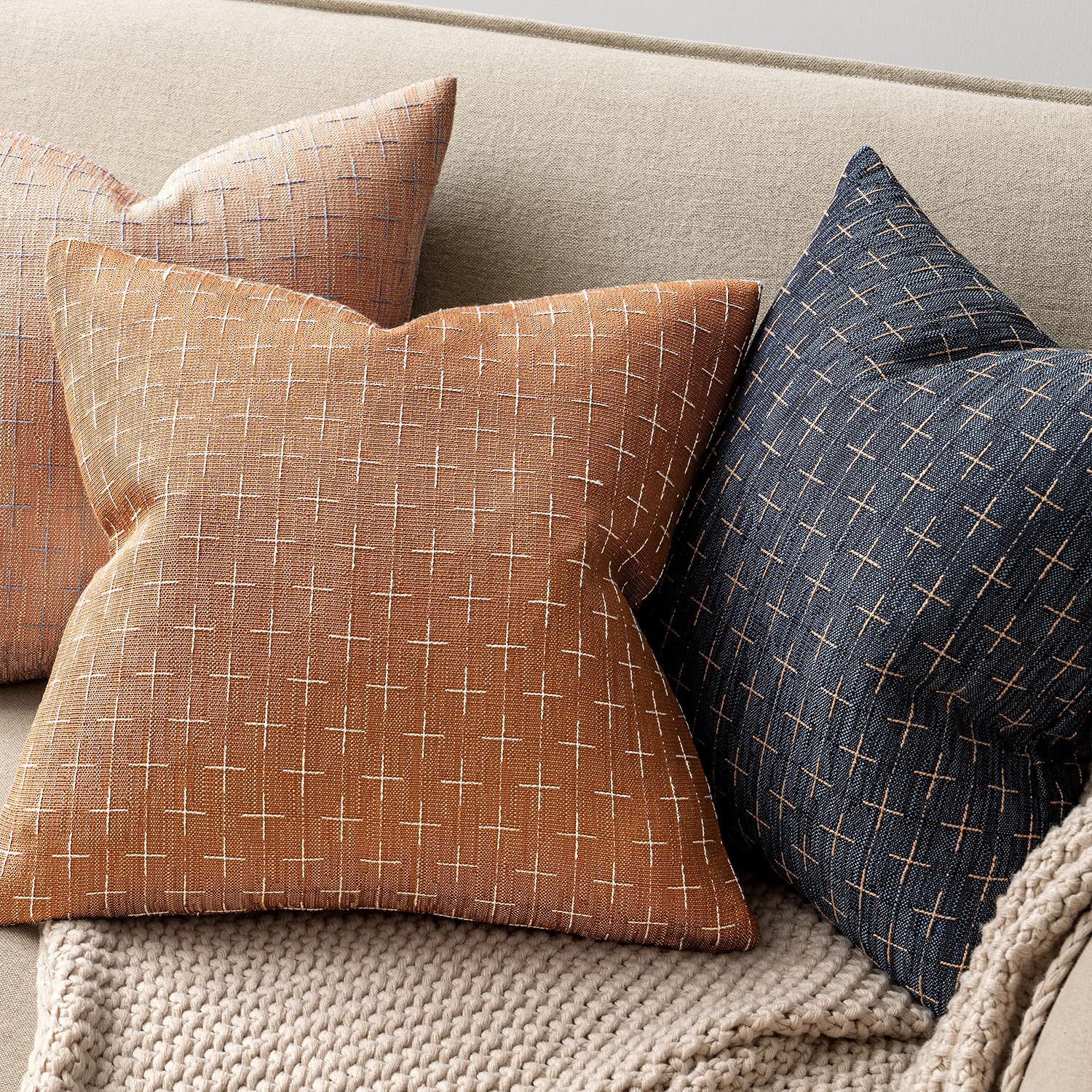 MIULEE Pack of 2 Decorative Burlap Linen Throw Pillow Covers Farmhouse Pillowcases Modern Rustic Woven Textured Cushion Cover for Sofa Couch Bed 18x18 Inch Brick