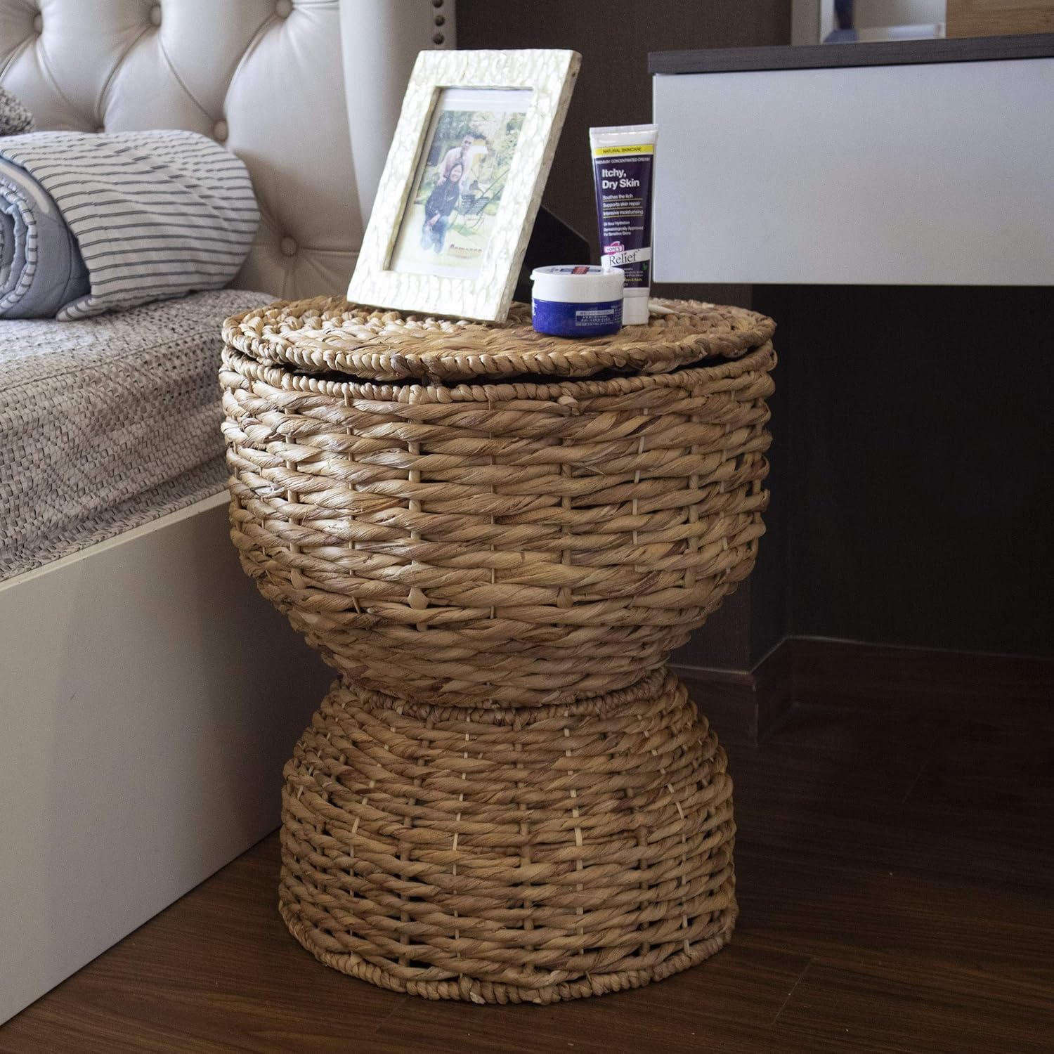 Woven Storage Ottoman Poof | Natural Seagrass Poufs, Multipurpose Hamper Stool, Rounded Wicker Basket Weave Chair - Barrel End Table, Jute Ottoman Side Table, Basket with Lid (Water hyacinth)