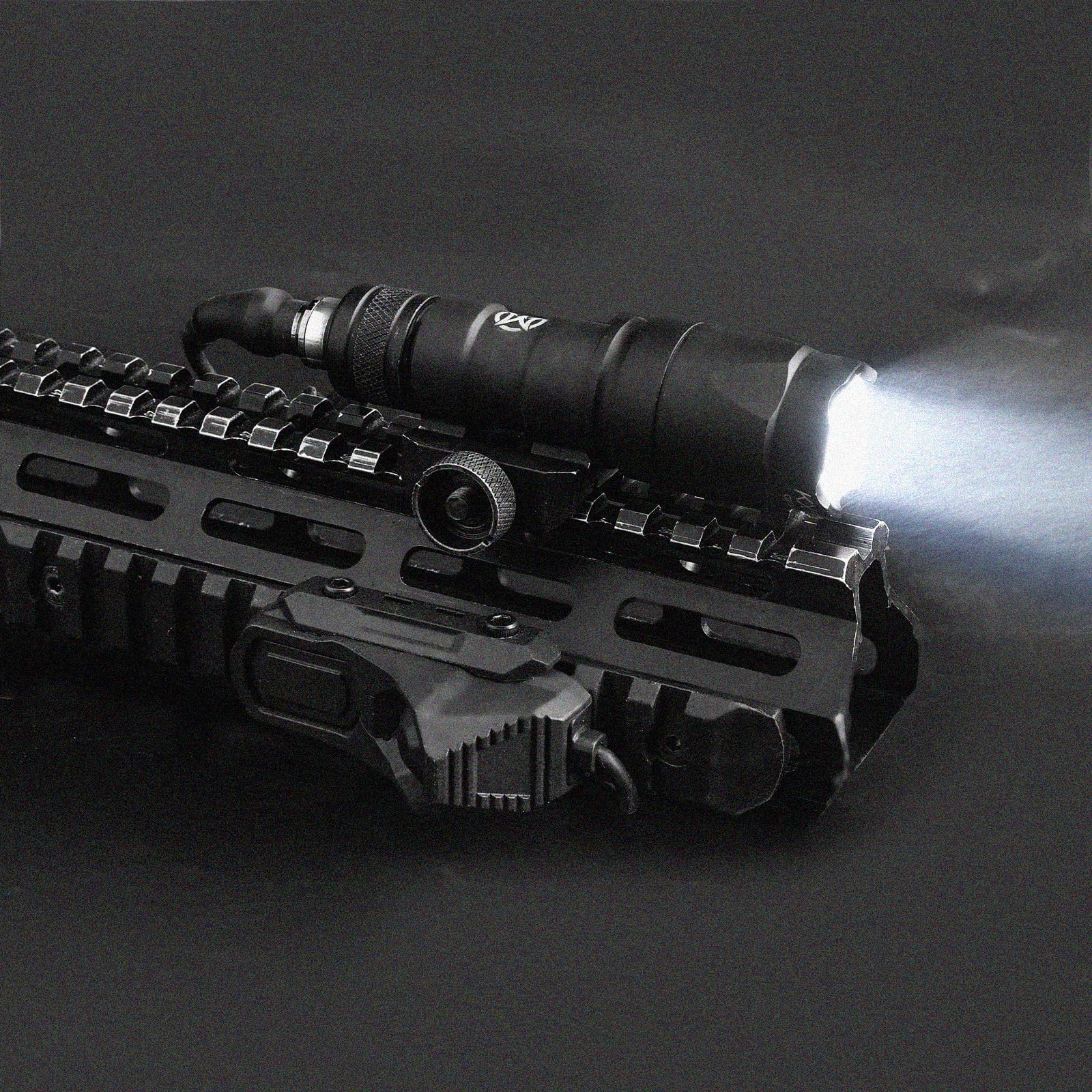 M300A Lampe de Poche Tactique, Lampe Torche 600 Lumen