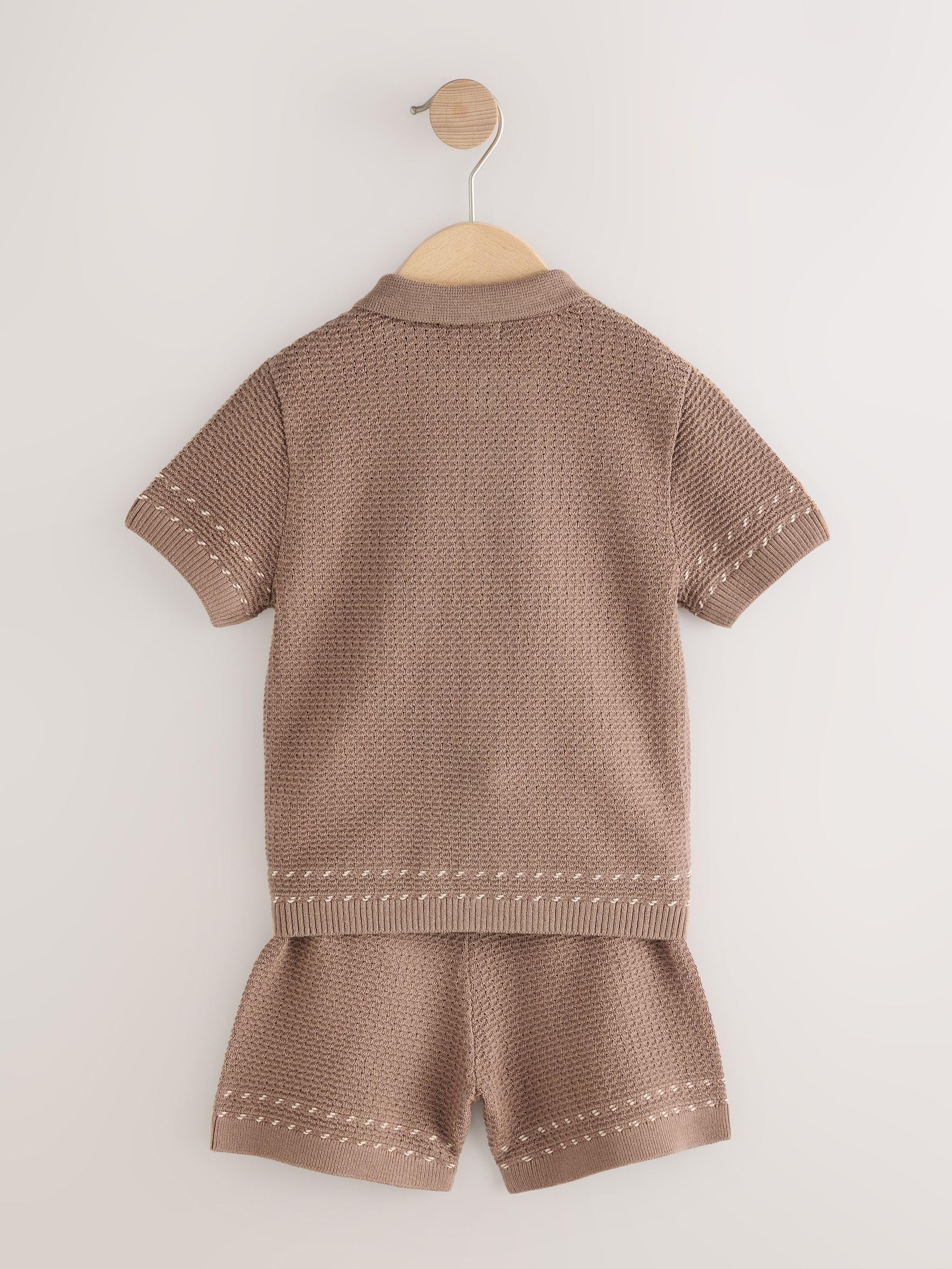 NEXT Jungen Strukturiertes Strick-Poloshirt mit Knopfleiste und Shorts, Set