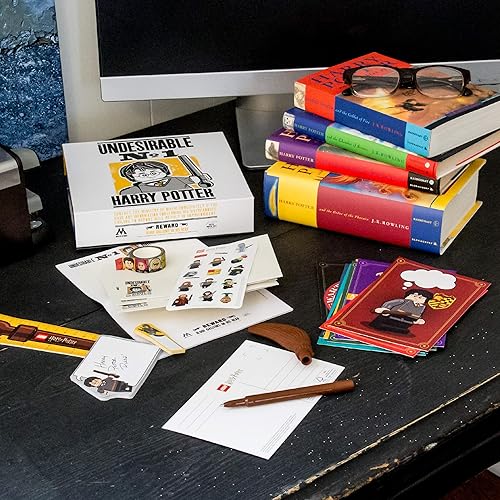 Miniatura 4 de LEGO Harry Potter Box Set  Pen Pal, incluye membrete, sobres, bolígrafo de gel de escoba, tarjetas postales, hoja de calcomanías, cinta de papel en