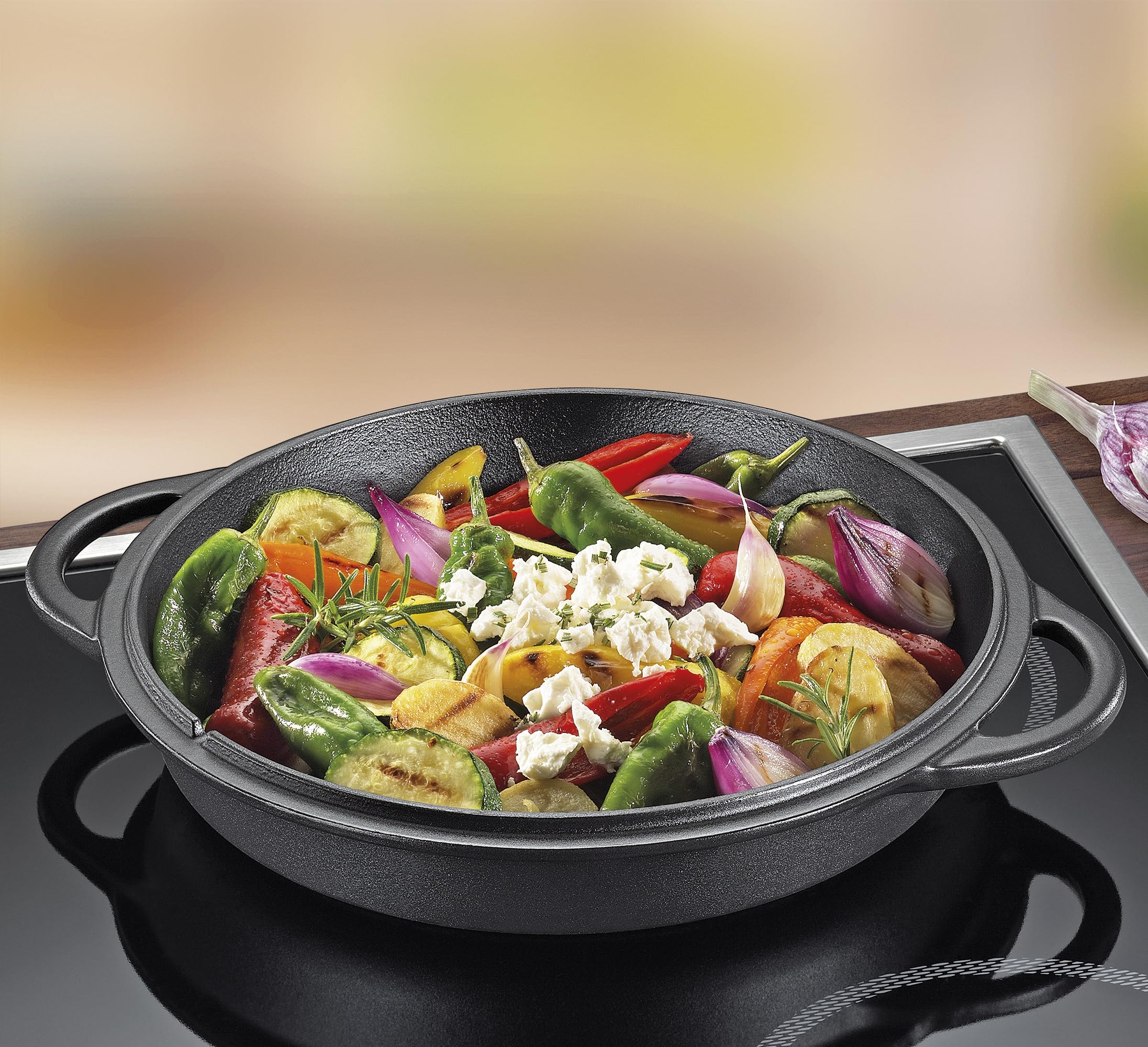 KÜCHENPROFI Schmortopf BBQ 5L, Gusseisen schwarz, 26 cm, Grilldeckel | Bräter, emailliertes Gusseisen, für Grill, Feuerschale, Backofen, alle Herdarten, inkl. Grillpfannen-Deckel
