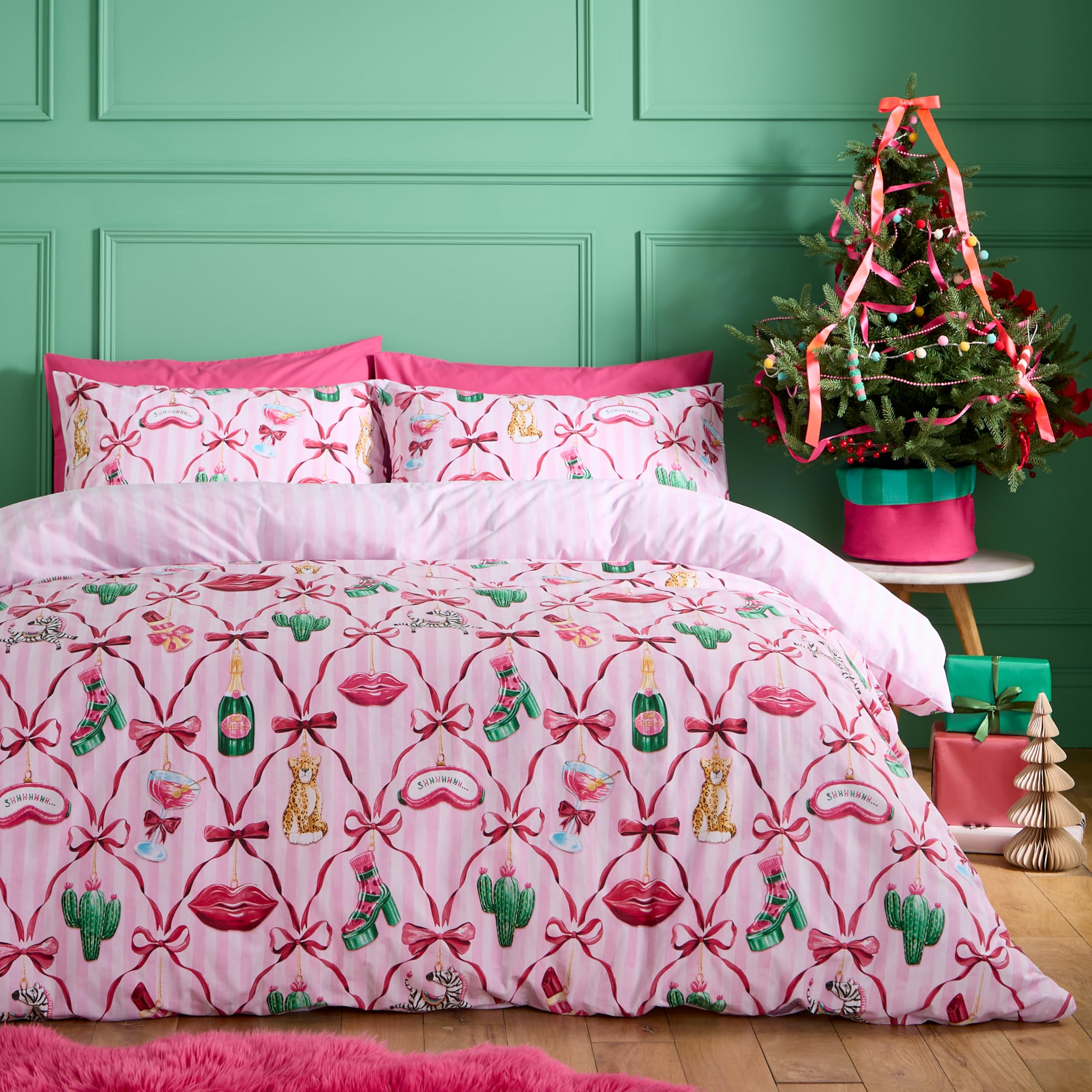 Catherine Lansfield Christmas Kitsch Reversible Double Duvet Cover Set Pink