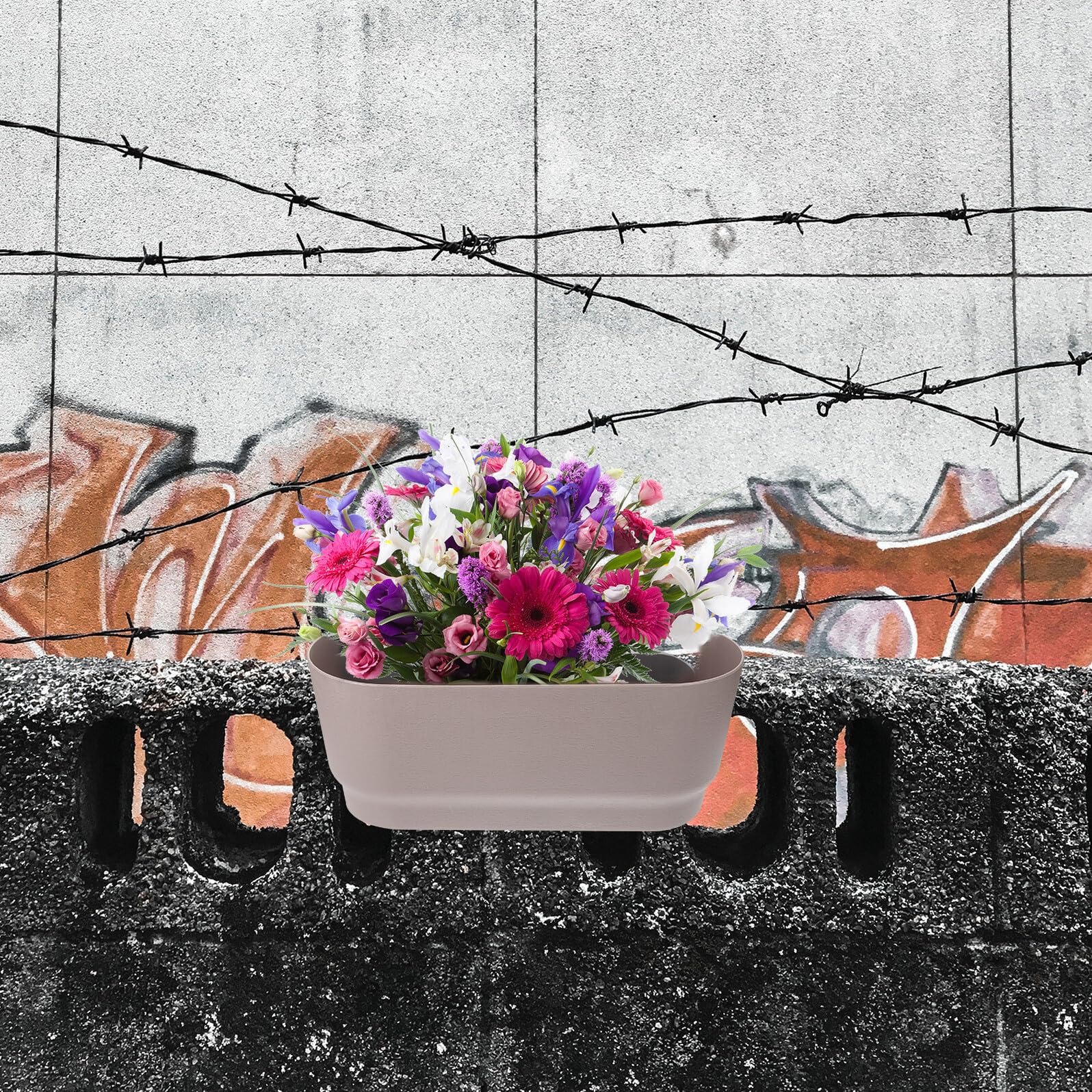 Fioriera Sospesa da Balcone Grande Ringhiera in Materiale Resistente Grigio, Vaso per Piante Grasse e Fiori, Contenitore Salvaspazio per Giardinaggio Domestico e Decorazione