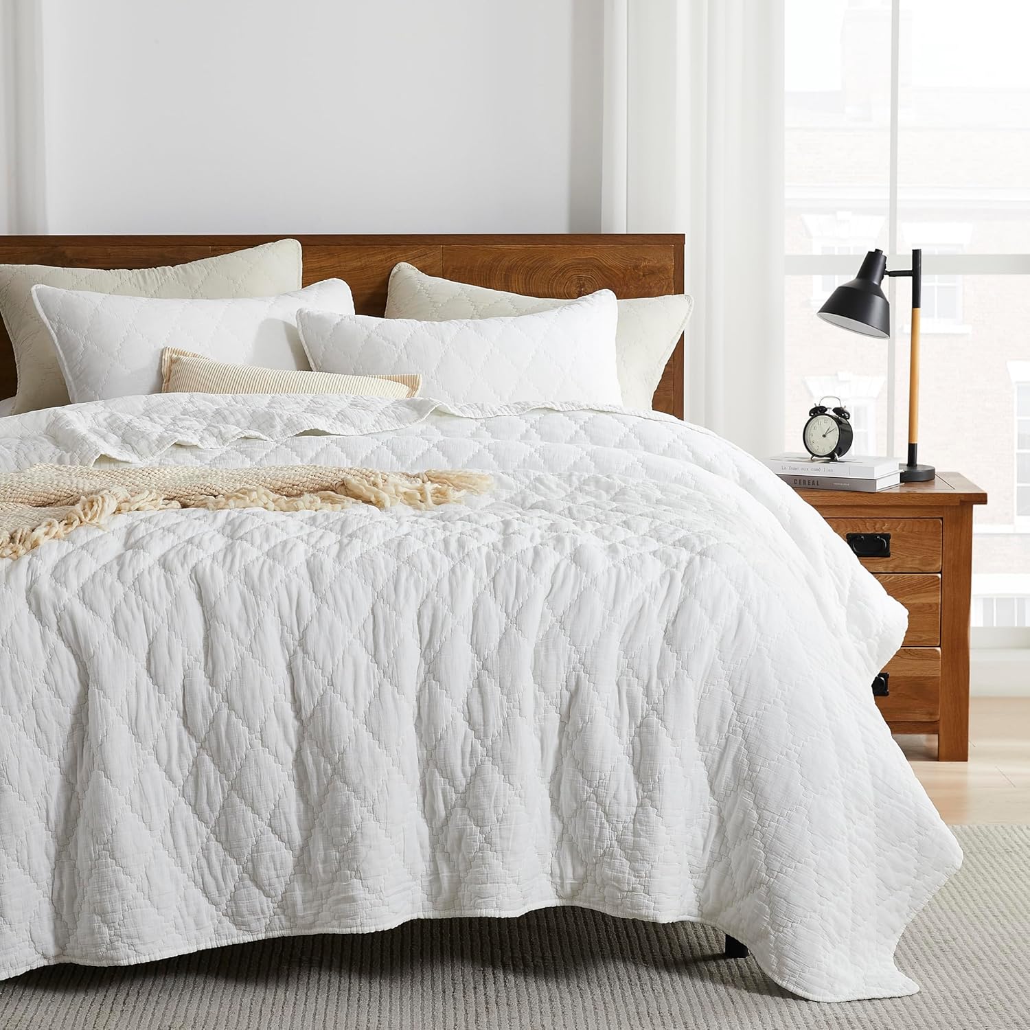 palassio White King Size Quilt Set, Muslin Cotton Shell Down-Alt Poly Filling, Soft Shabby Chic Rustic Farmhouse Country Bedspread, Textured Gauze Coverlet, Lightweight Bedding, 2 Shams