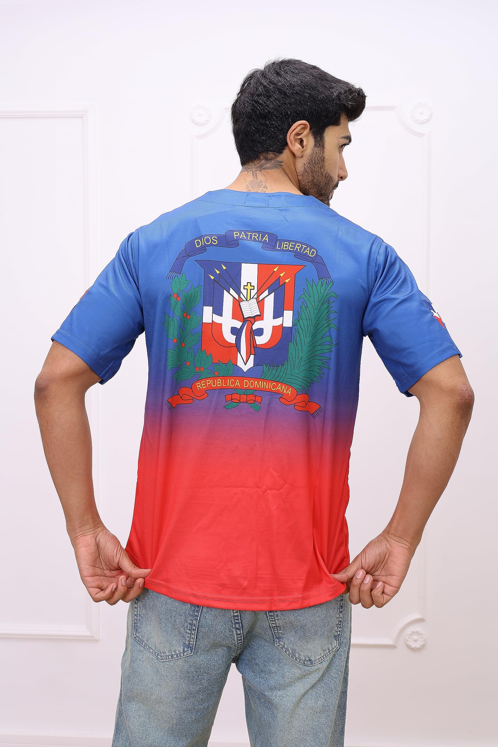 TAINOWEARS Dominikanische Republik Baseballtrikot, Dominikanische Republik, Blau / Rot, Farbverlauf, Knopf, V-Ausschnitt, Trikot, Unisex