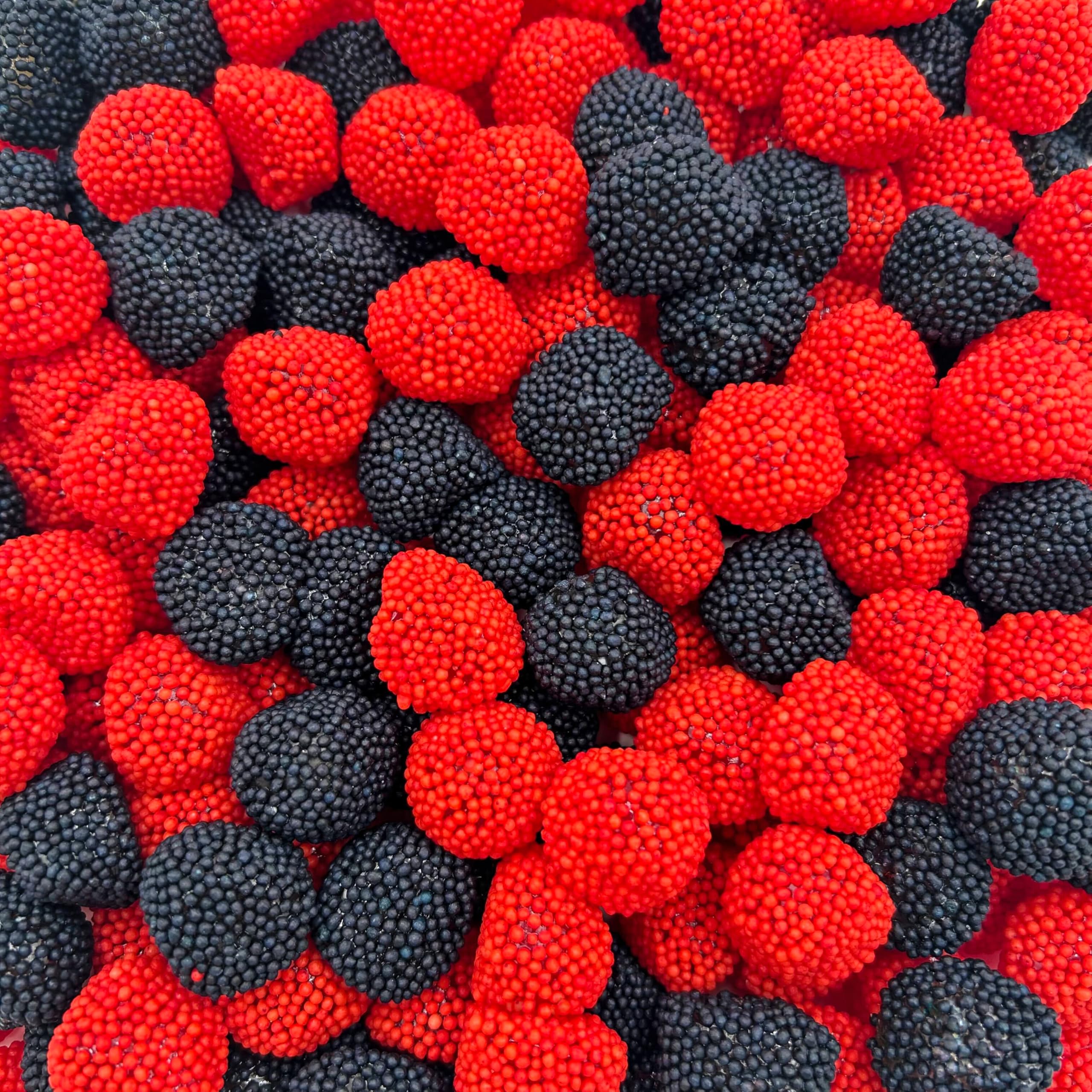 Berries Gummy Candy | 2 Pound Bag | Red and Black Soft Candy Bulk | Raspberry and Blackberry Crunchy Gummies for Dessert Decoration, Gifting & Buffets