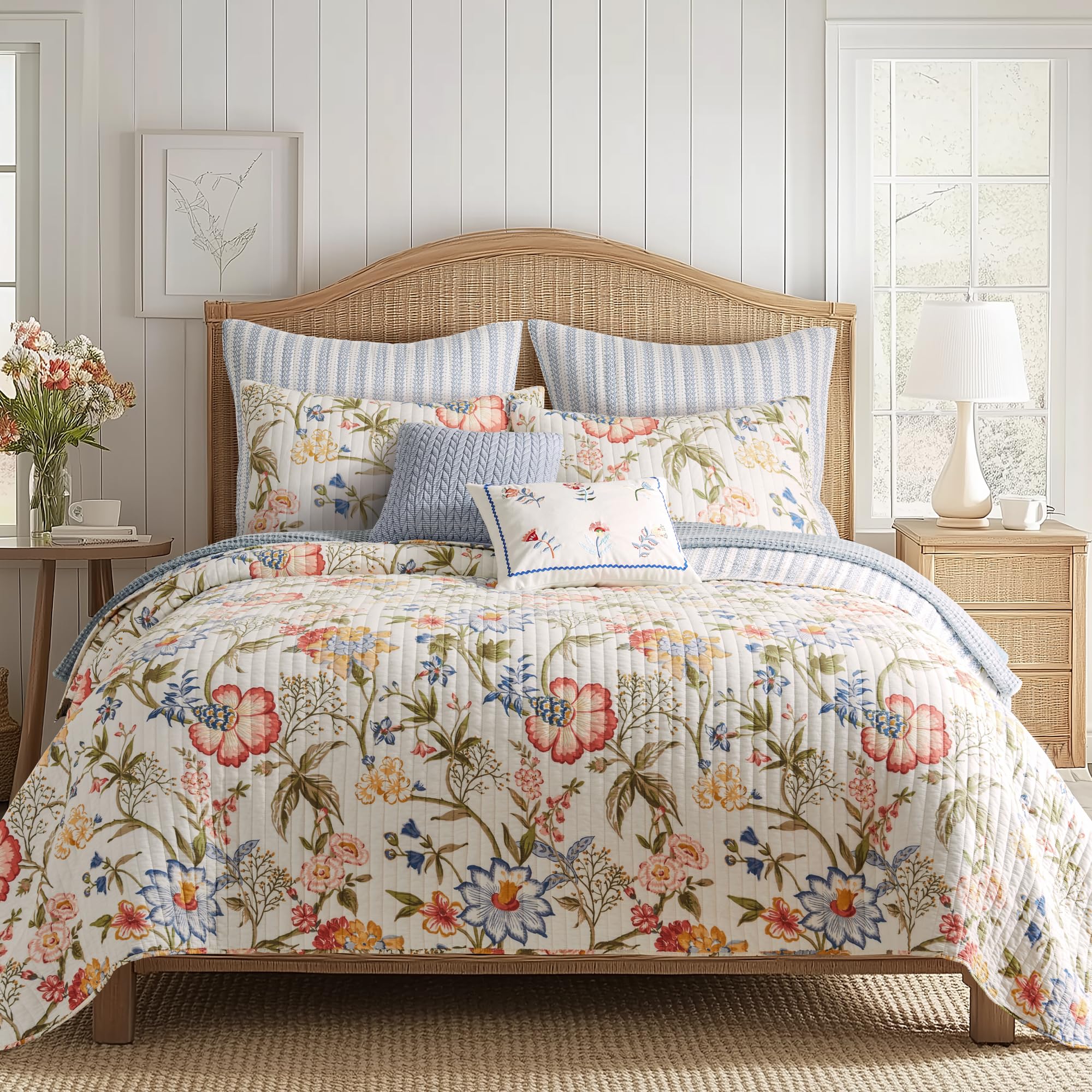 Amazon.com: Levtex Home - Maileen Quilt Set - King Quilt and Two