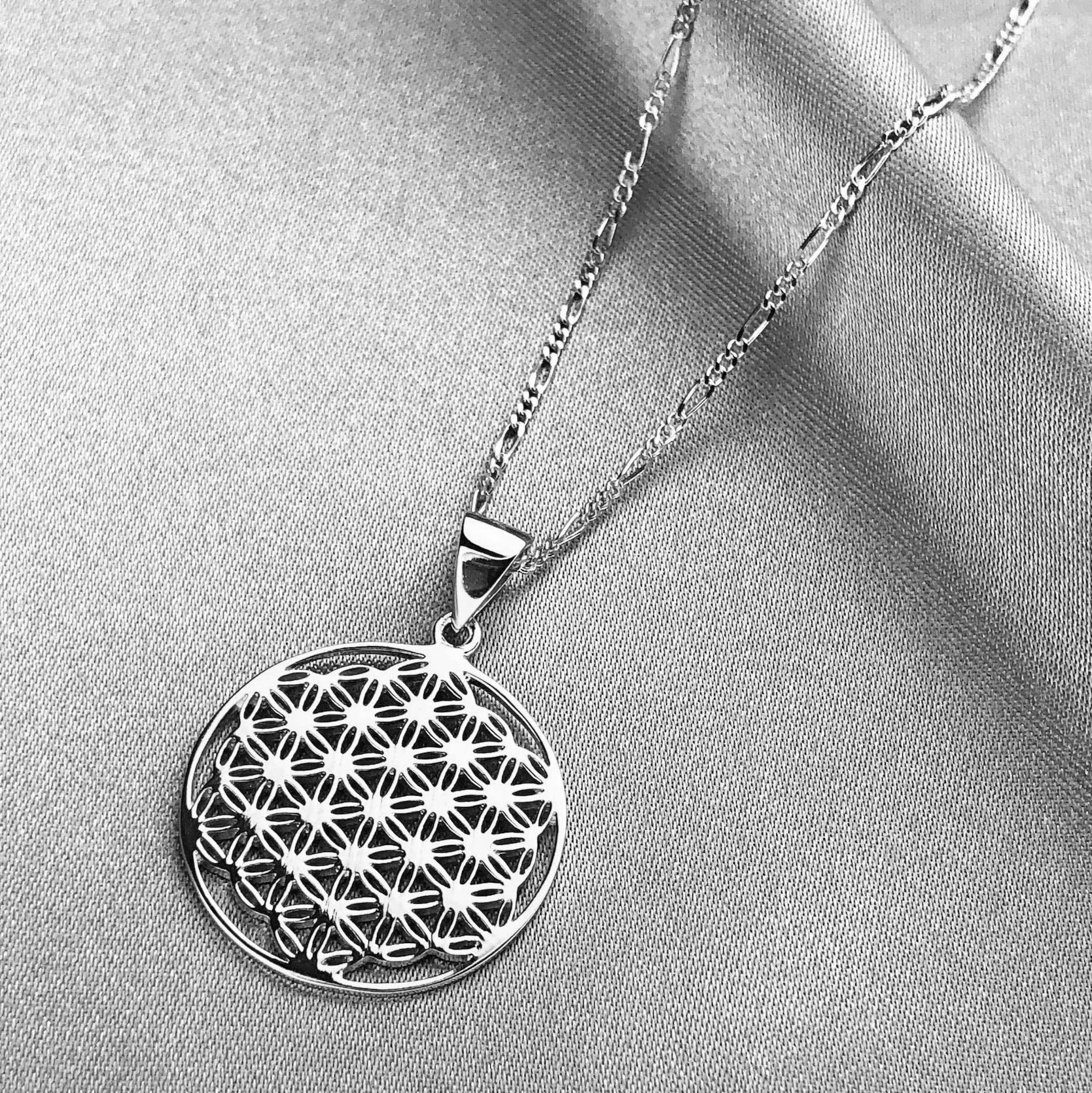 MadamLili - Blume des Lebens Halskette - 925 Sterling - Lebensblume Anhänger Heilige Geometrie Schmuck - Exklusive Schmuckbox