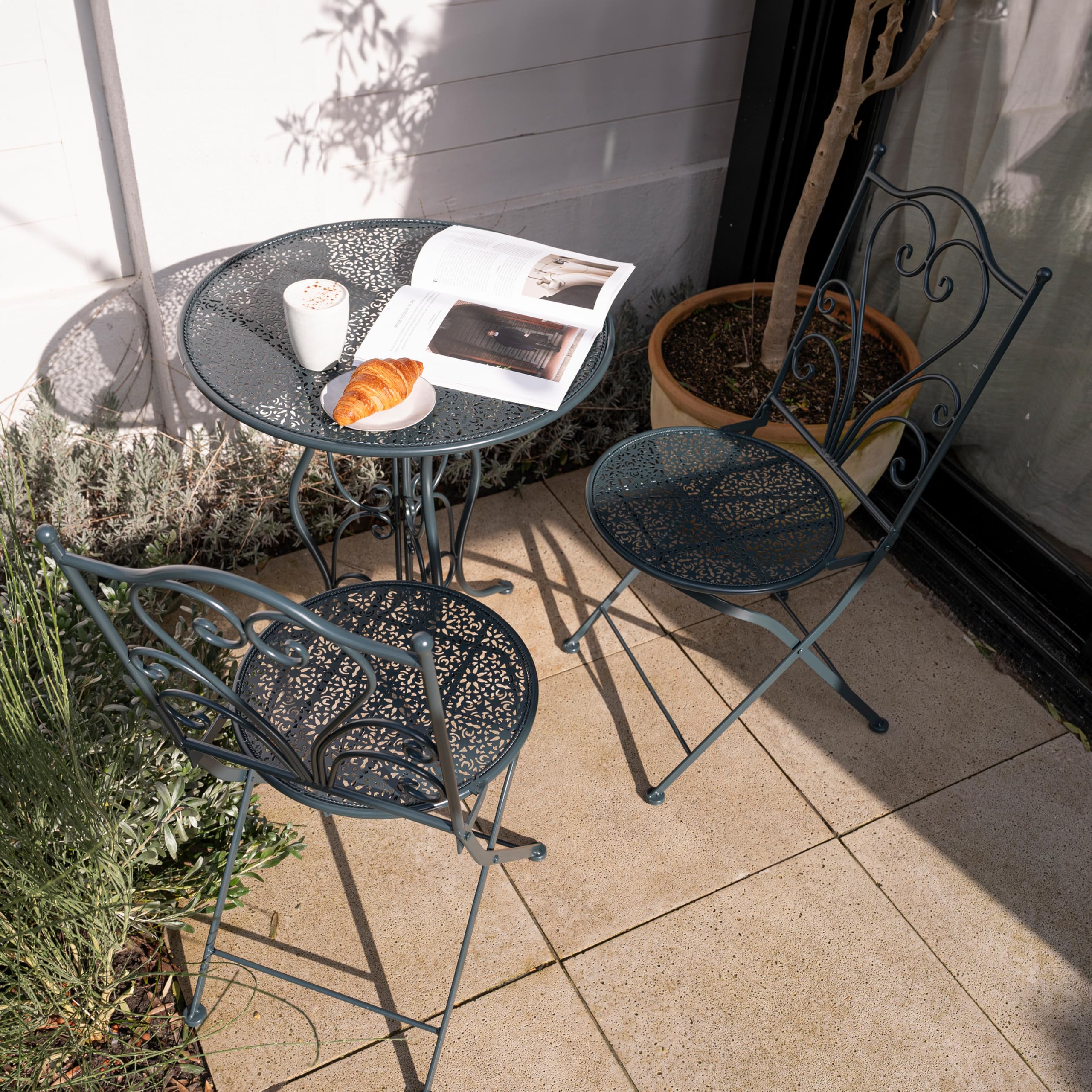 AXI Eloise Bistroset 3-teilig aus Metall Gestanzt in Anthrazit | Bistrotisch mit 2 Stühlen | Bistro Gartenmöbel Set für Garten/Balkon/Terrasse | Balkonset/Sitzgruppe