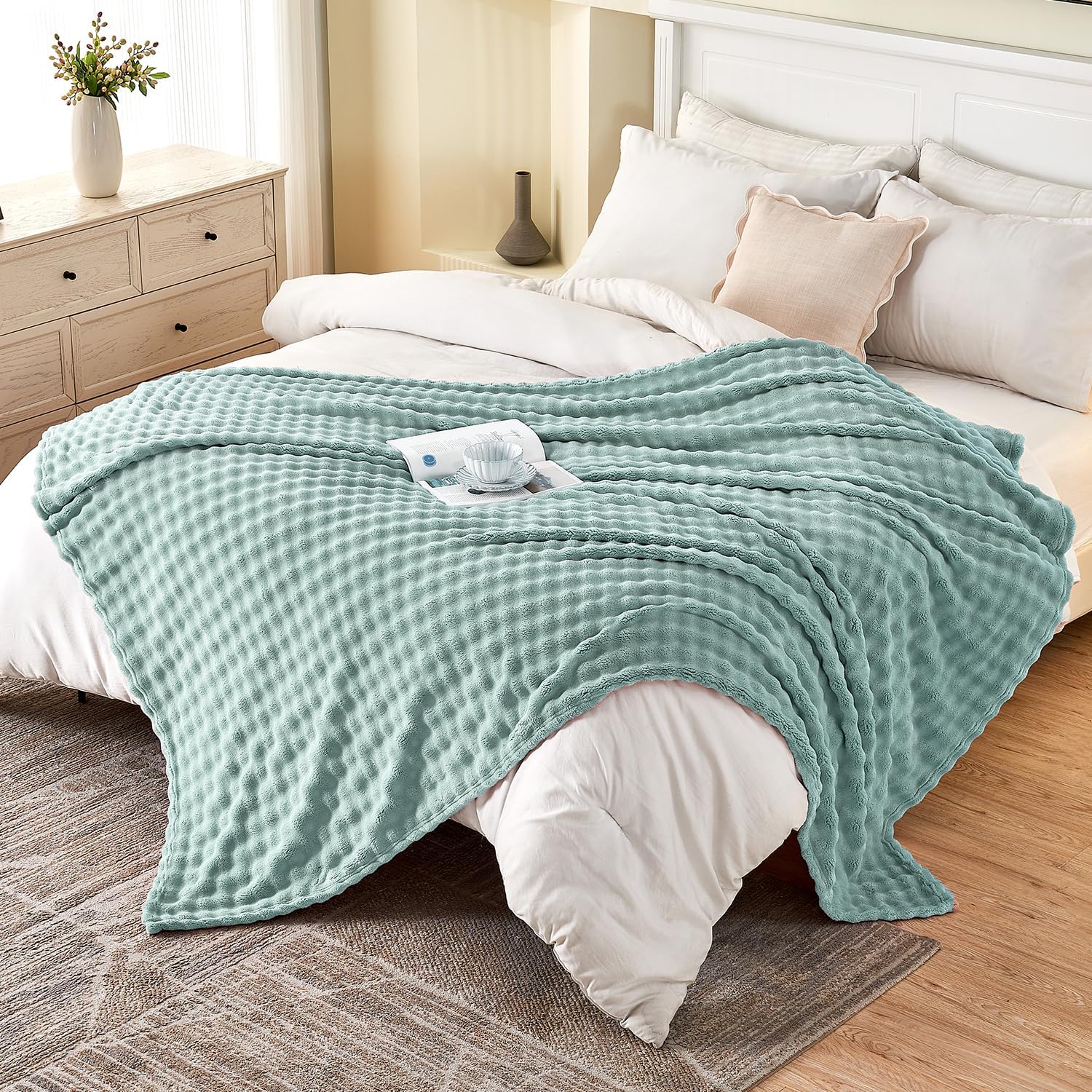 SOCHOW Sage Green Bubble Fleece Blanket for Couch, Super Soft Cozy Cute Throw Blanket for Women, Decorative Fuzzy Flannel Blanket, 50 x 60 Inches - Image 6