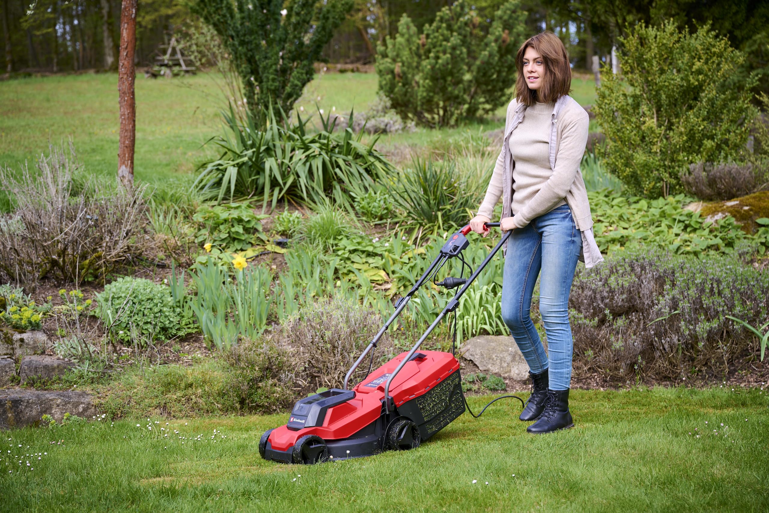 Einhell tosaerba elettrico GC-EM 1000/32 (1.000 W, larghezza di taglio 32 cm, fino a 300 m², cesto raccoglierba da 30 l, altezza di taglio 30-70 mm, manubrio pieghevole)