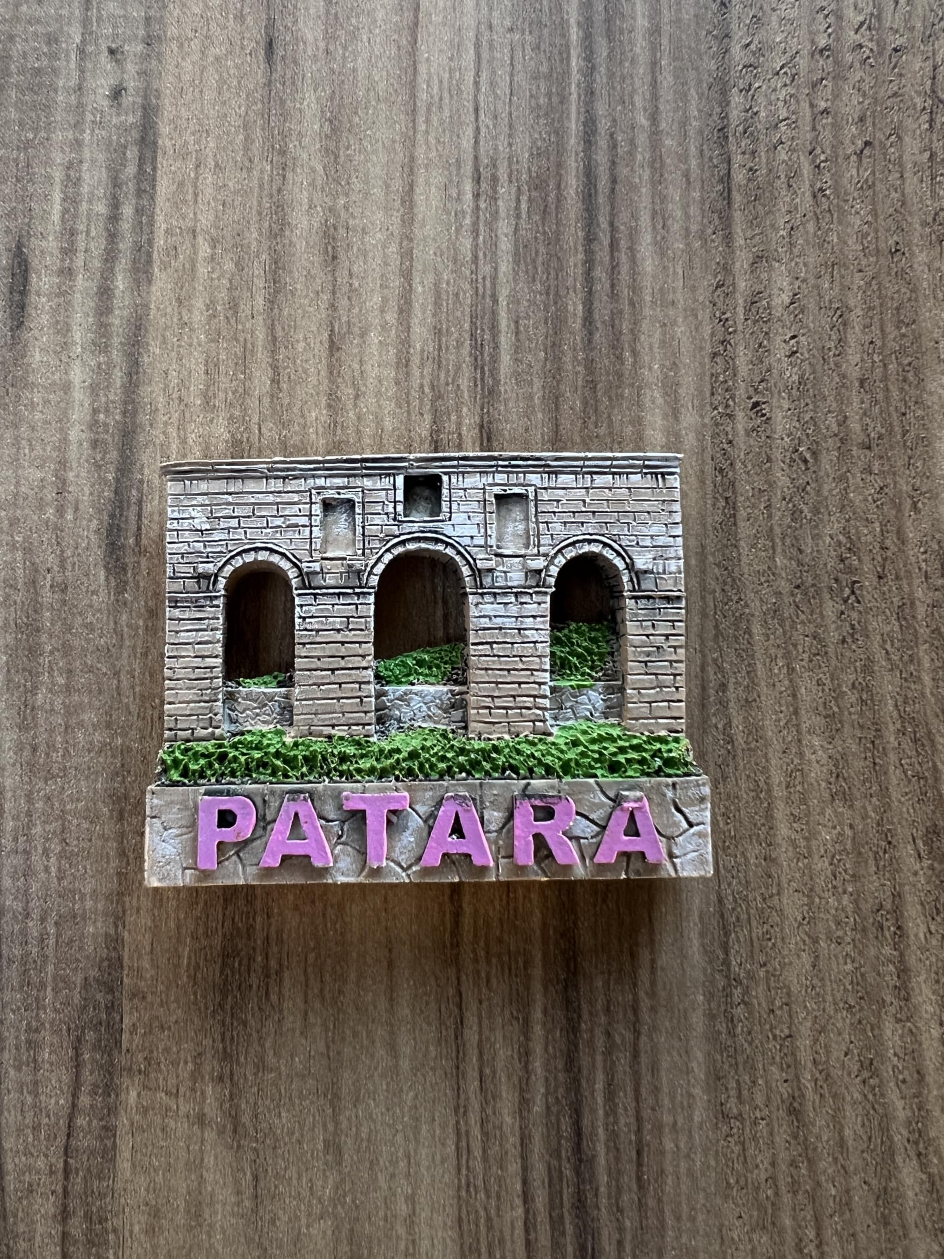 Pharus Patara-Patara Dekoratif Antik Taş Görünümlü Mıknatıs, El Yapımı, Yeşil Detaylı, Mor Yazılı, Duvar Süsü