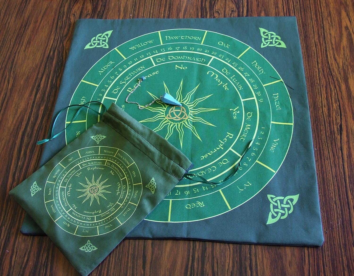 Pendulum or Tarot Cloth with Drawstring Bag - A Celtic Pendulum Cloth - Pendulum Set or Tarot Set or Altar Set for Rituals, Readings & Fortune-telling