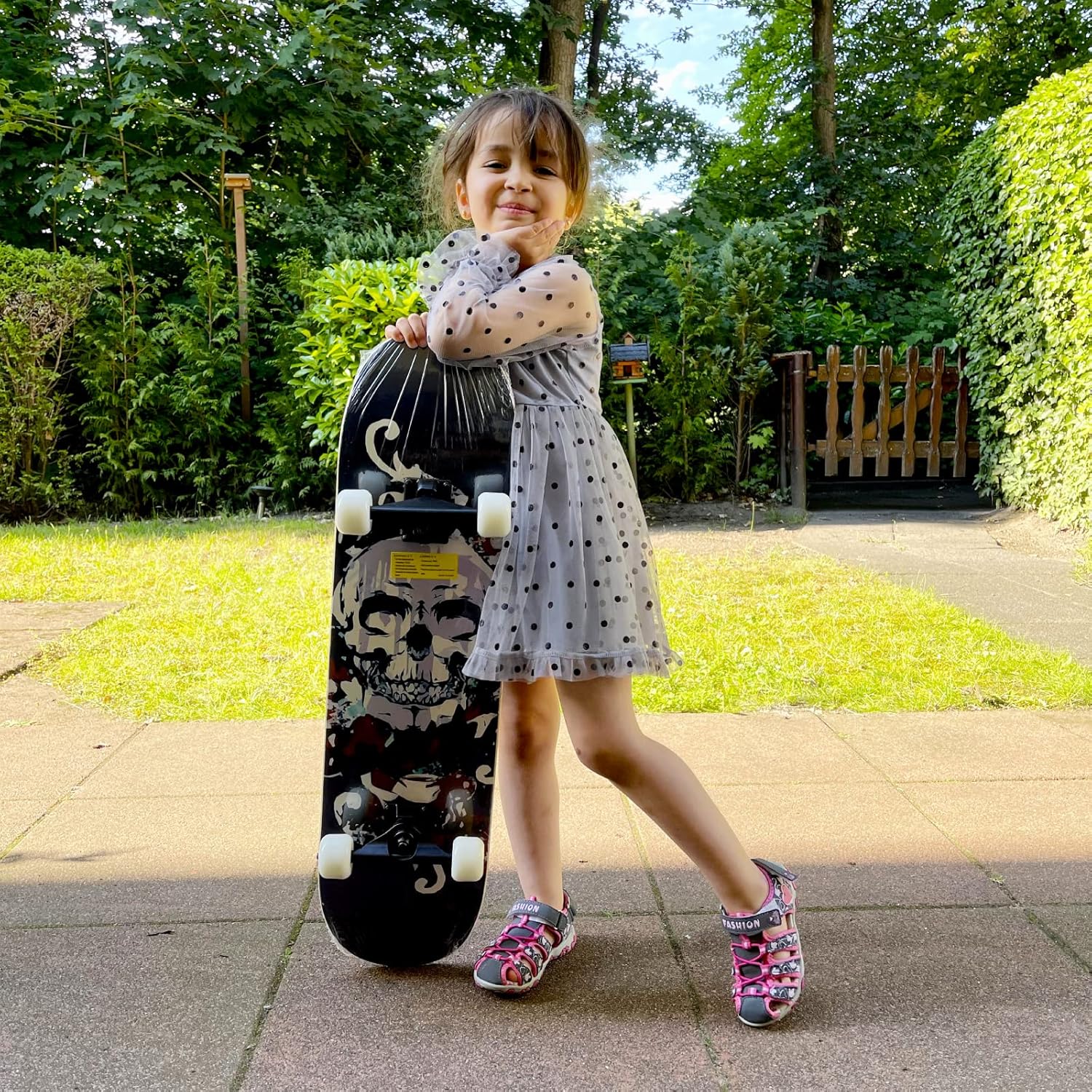 Skateboards for Beginners 31 x 8 Inch，Soldow Complete Skateboard for Kids/ Teens/ Adults, 7 Layer Canadian Maple Longboard Double Kick Concave Standard Trick Skateboards for Boys and Girls : Sports & Outdoors