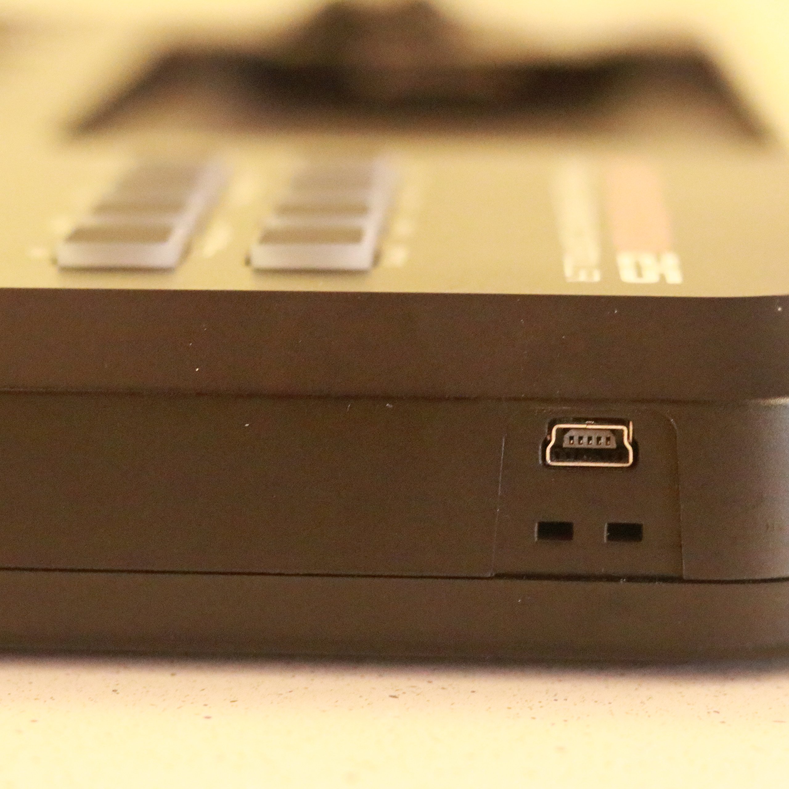 Amazon.com: Akai Professional SYNTHSTATION25 - Controlador de