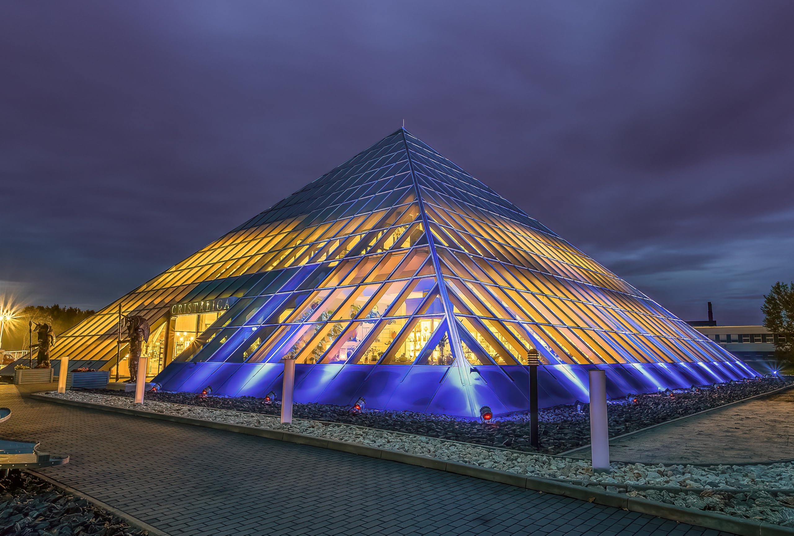 CRISTALICA Gartenskulptur Hängezapfen 43cm rot orange Zopf Dekoration