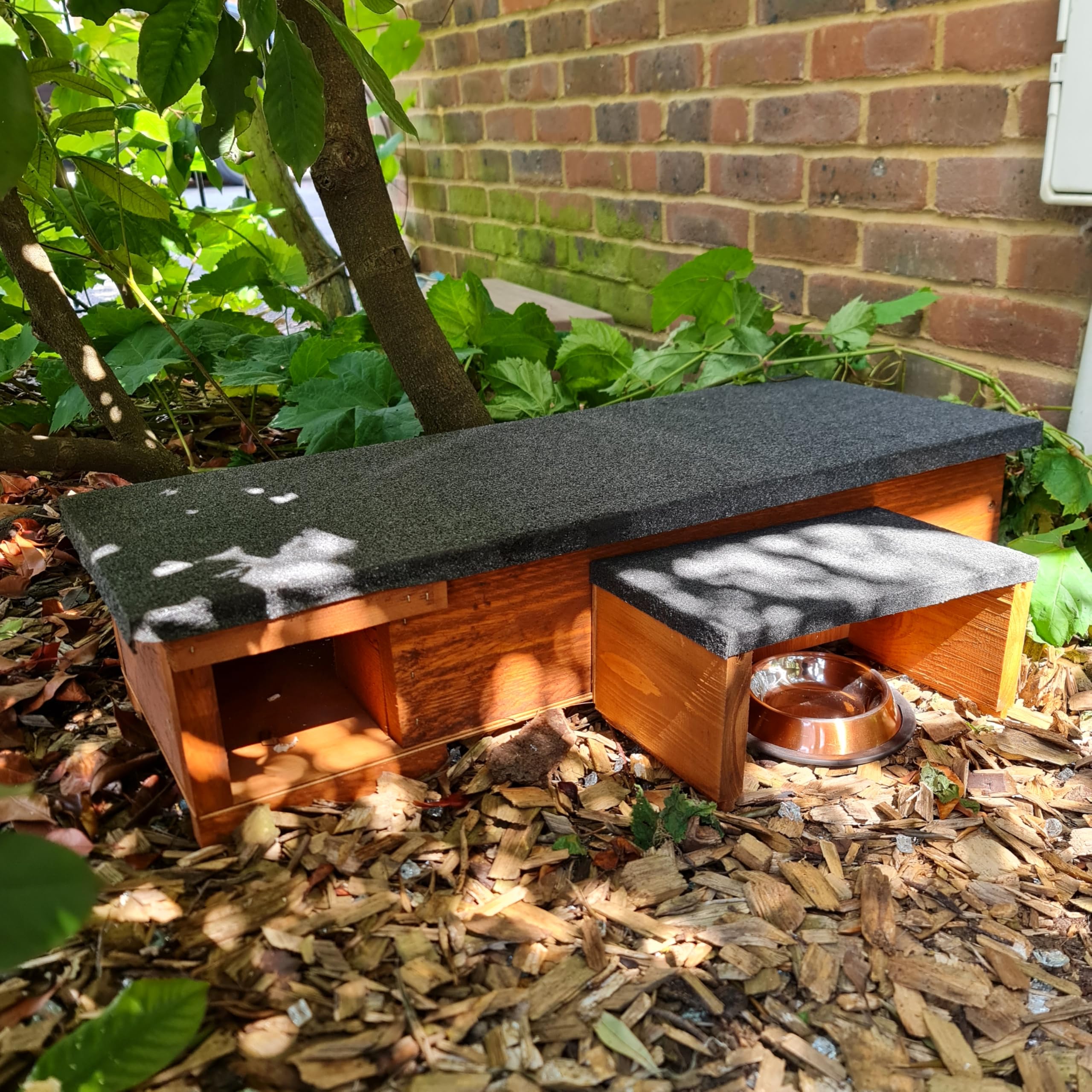 Hedgehog House and Feeding Station Giant