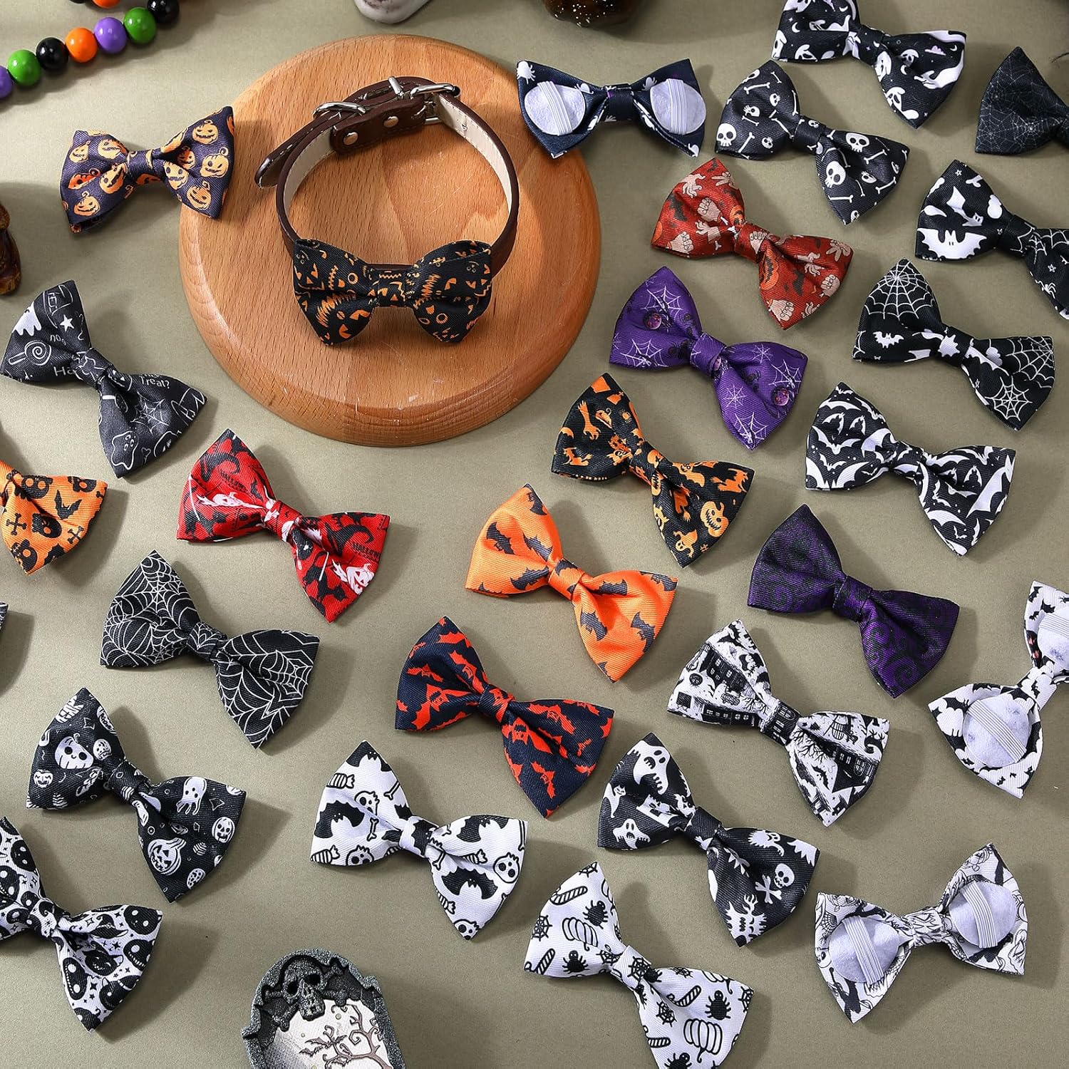 Reginary 50 Pieces Dog Bow Ties Pet Collar Bow Puppy Collar Attachment with Rubber Bands for Small Medium Cat Pet Grooming Charms Accessories Wedding Birthday Occasion (Halloween Style)