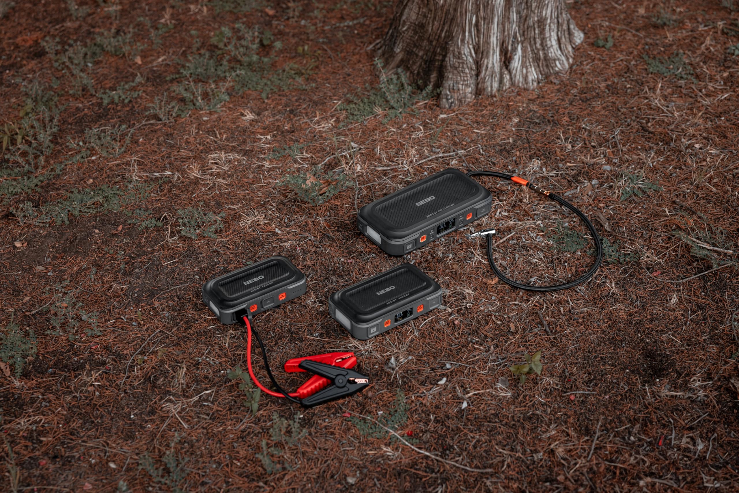 NEBO ASSIST 1000XP Arrancador 3 en 1 – Amplificador de batería portátil de coche de 1000 amperios, banco de energía USB y reflector de emergencia, recargable por USB‑C, IP65
