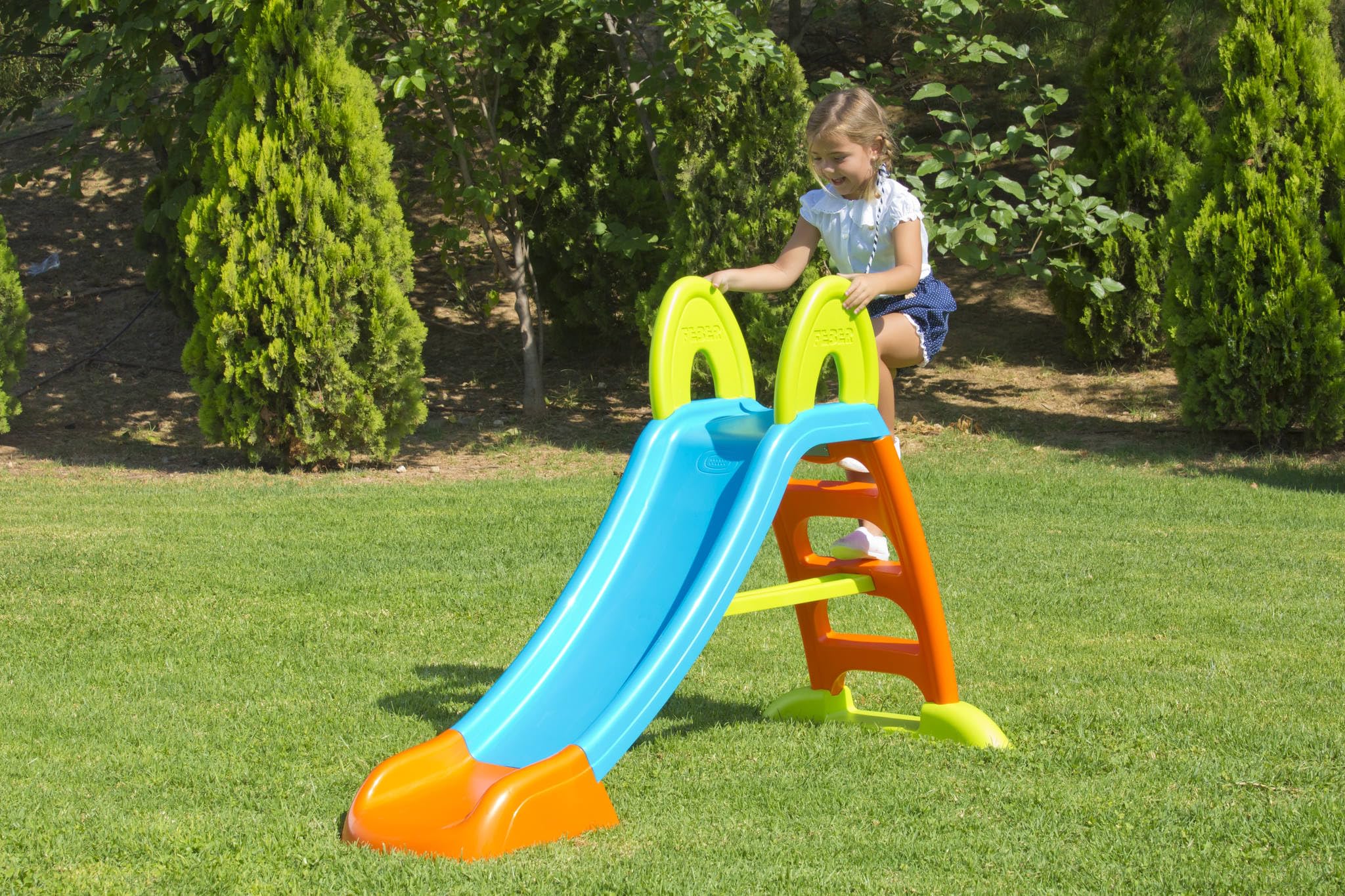 FEBER - Tobogán Slide Plus con Agua con hueco para la poner la manguera,escaleras antideslizantes,multicolor, de resistencia y fácil montaje, para niños de 2 y 7 años, FAMOSA(800009001)Versión previa