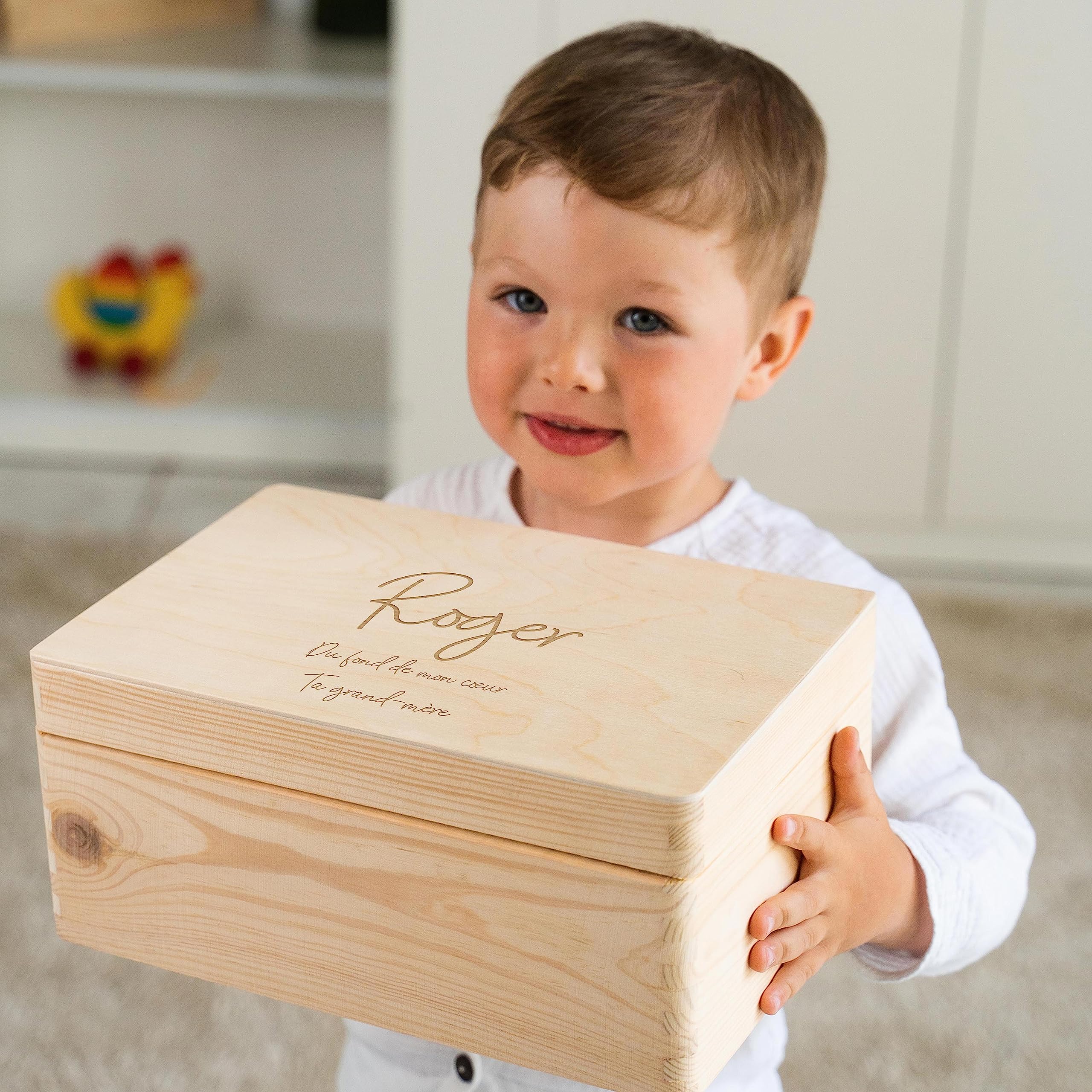 LAUBLUST Boîte à souvenirs bébé personnalisée - Cadeau de naissance avec gravure souhaitée | Tailles S, M, L, XL - Boîte à souvenirs pour filles & garçons | Boîte en bois naturel ou blanc, FSC®