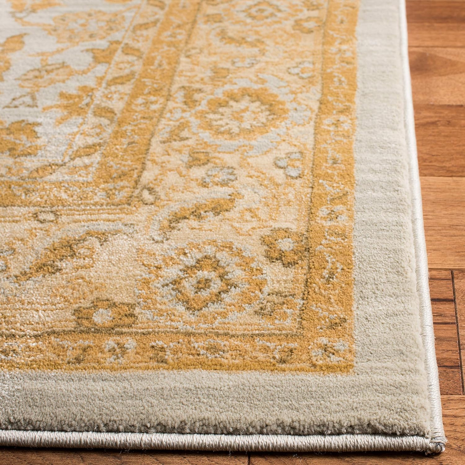 SAFAVIEH Austin Collection Area Rug - 5'3" x 7'6", Light Blue & Gold, Traditional Oriental Design, Non-Shedding & Easy Care, Ideal for High Traffic Areas in Living Room, Bedroom (AUSL1600-7920)
