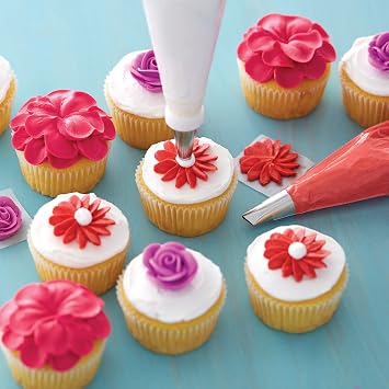 Wilton 2109-7245 Ultimate Cake Decorating Tools Set, 263 Pieces, 21.59 x 38.1 x 34.80 cm