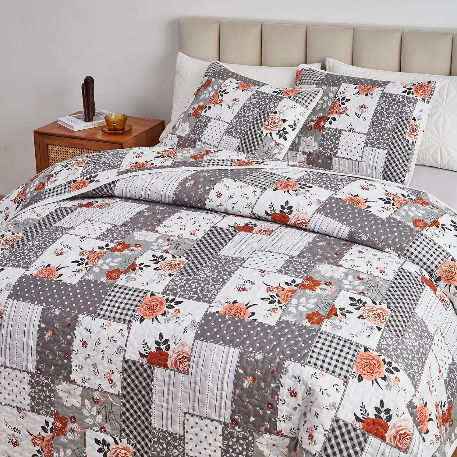 Patchwork Quilt Set Full/Queen Size, 3 Pieces Grey Floral Plaid Summer Bedspread Coverlet Set, Soft Microfiber Reversible Lightweight Bed Cover for All Season (90" x 90", 1 Quilt+ 2 Pillow Shams) - Image 4