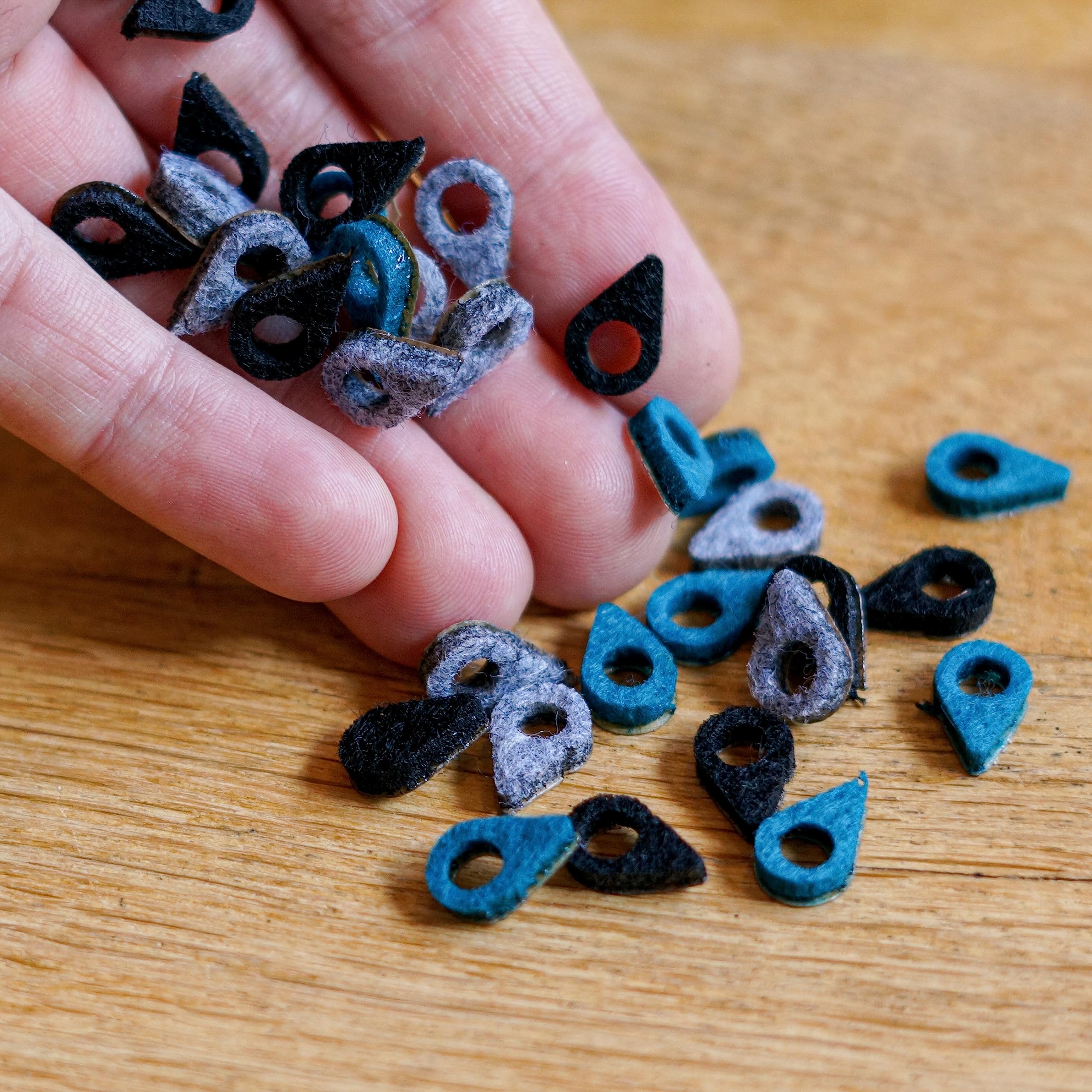 Segnaposto Per Mappa Del Mundo In Legno - In Pelle Cioccolato, 15 Pezzi, Con Nastro Adesivo