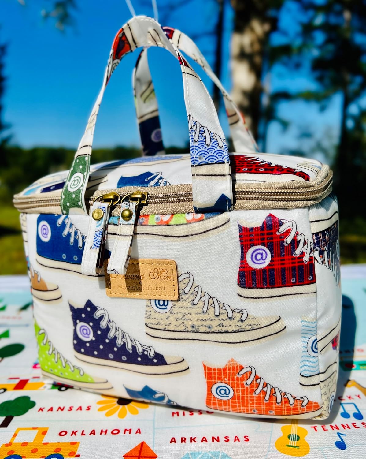 Kwang Min Small Insulated Lunch Bag, Portable Reusable Lunch Box Cooler, Patchwork Design, Waterproof Liner (Ball Shoes)