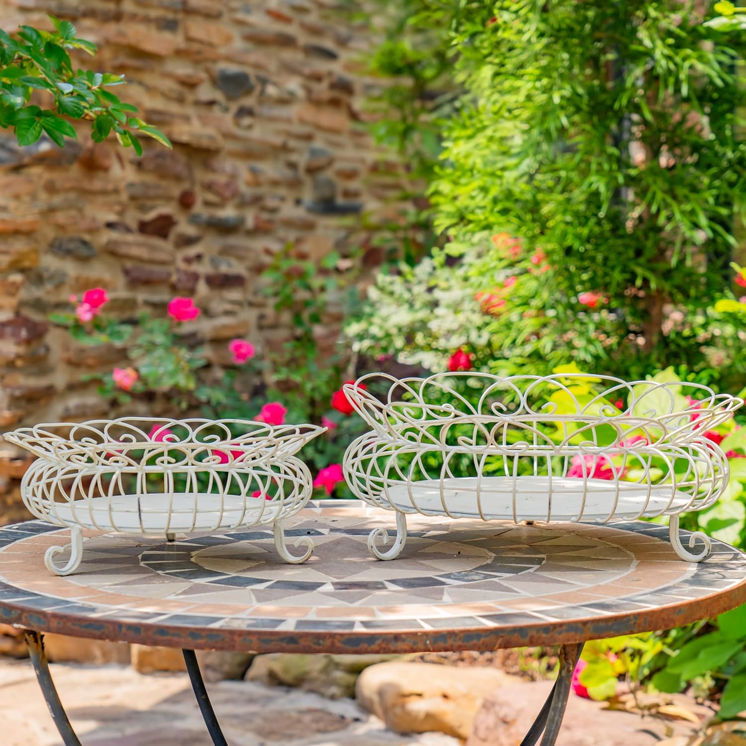 Zaer Ltd. Vintage Metal Wire Flower Baskets, Set of 2, Powder Coated Metal, Collection London 1812" (Antique White)