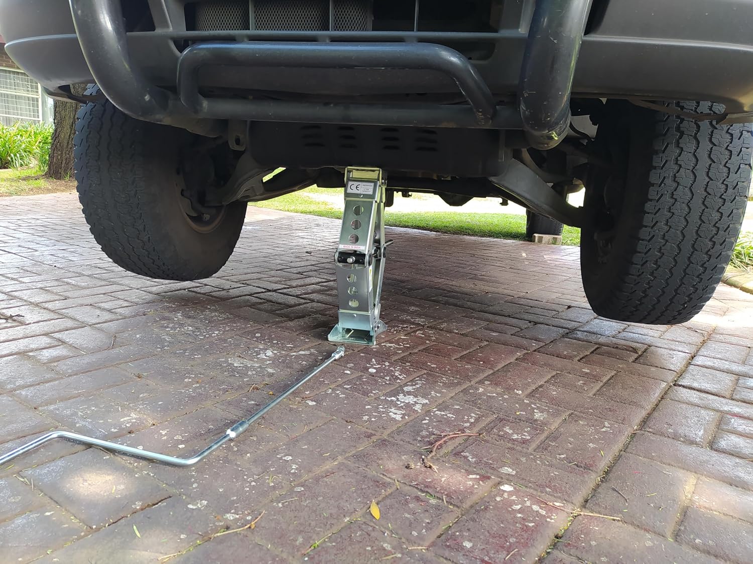 Generic The Ultimate Heavy Duty Scissor Jack 2 Ton (4400 lbs) Capacity Suitable for Auto/SUV/MPV/RV/EV/4X4/Truck, Large, Galvanized silver