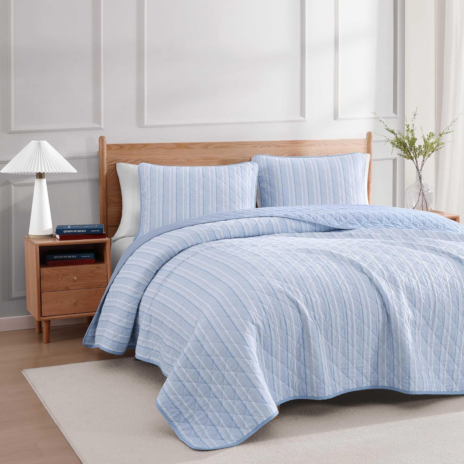 Tommy Hilfiger - Twin Quilt Set, Soft Cotton w/Breathable Feel, Lightweight Bedding for Year Round Comfort, 2 Piece Bed Set w/Matching Pillowcase (Sailing Stripe Blue)