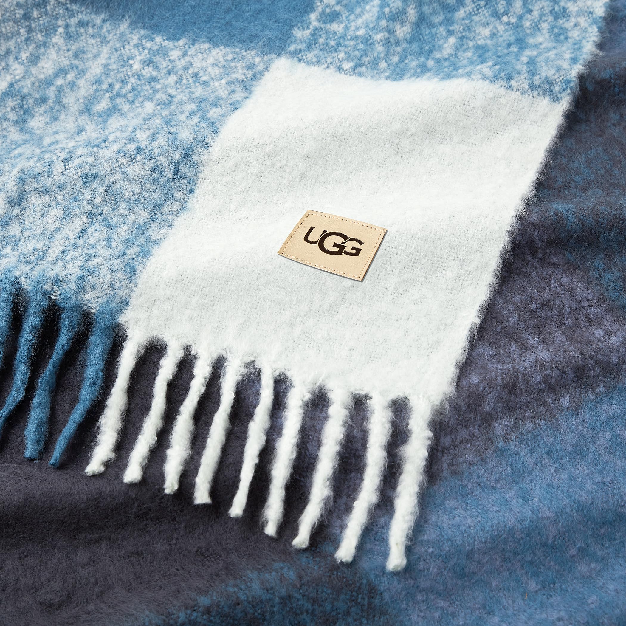ugg avery throw blanket for two in shell plaid
