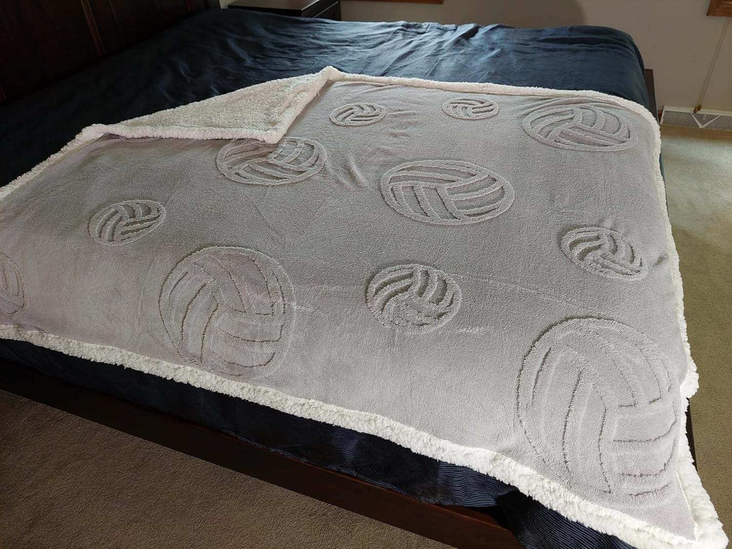 Volleyball Blanket, Throw Blanket, 3-Dimensional Design, Super Soft Velvety Top Side, Cozy Sherpa Backside, Sports Decor (Light Grey)