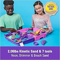 Vista 2 de Kinetic Sand, Juego de palacio de sirena con caja de arena plegable de 0,93 kg de arena de juego (morado neón, verde azulado brillante y playa)