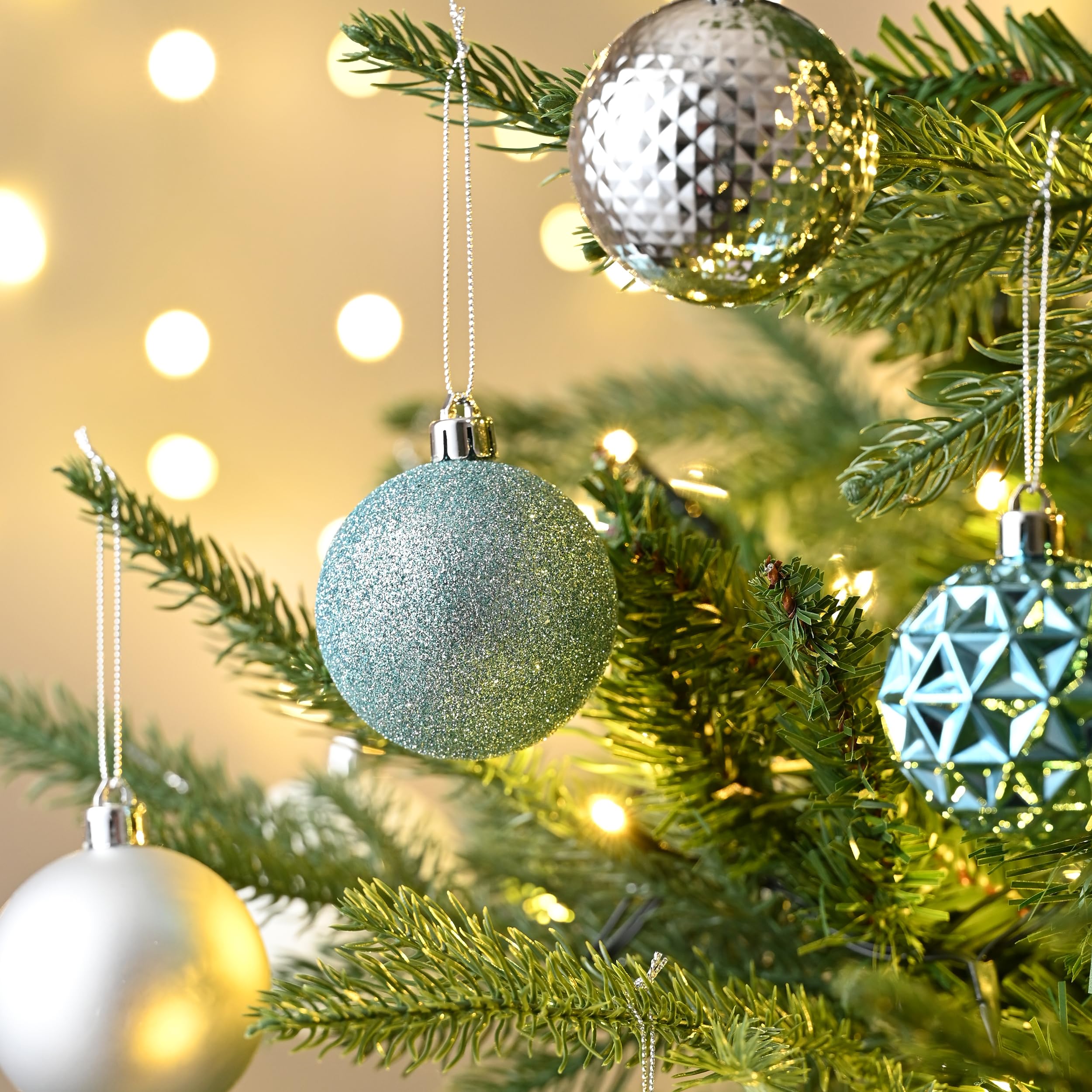 Valery Madelyn Lot de 50 boules de Noël incassables à suspendre pour sapin de Noël et Halloween du 4 juillet, 5,1 cm, bleu clair et argenté