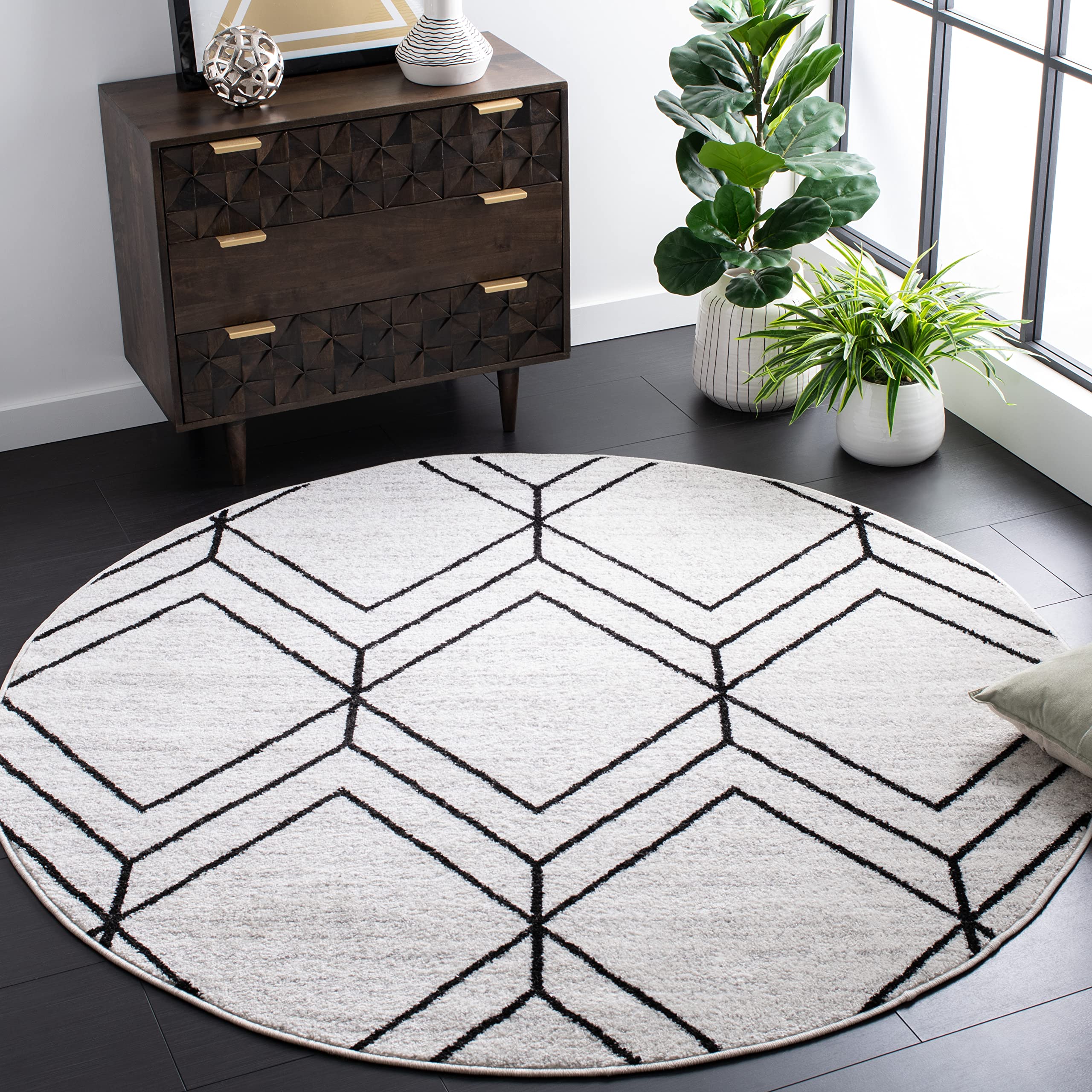 SAFAVIEH Adirondack Collection 6' Round Light Grey/Black ADR241F Modern Geometric Non-Shedding Entryway Foyer Living Room Bedroom Kitchen Area Rug