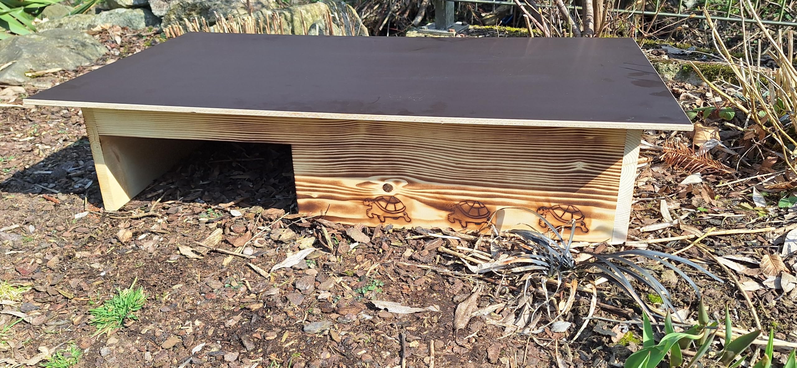 Casetta per tartarughe in legno massiccio da 20 mm, con ruota libera