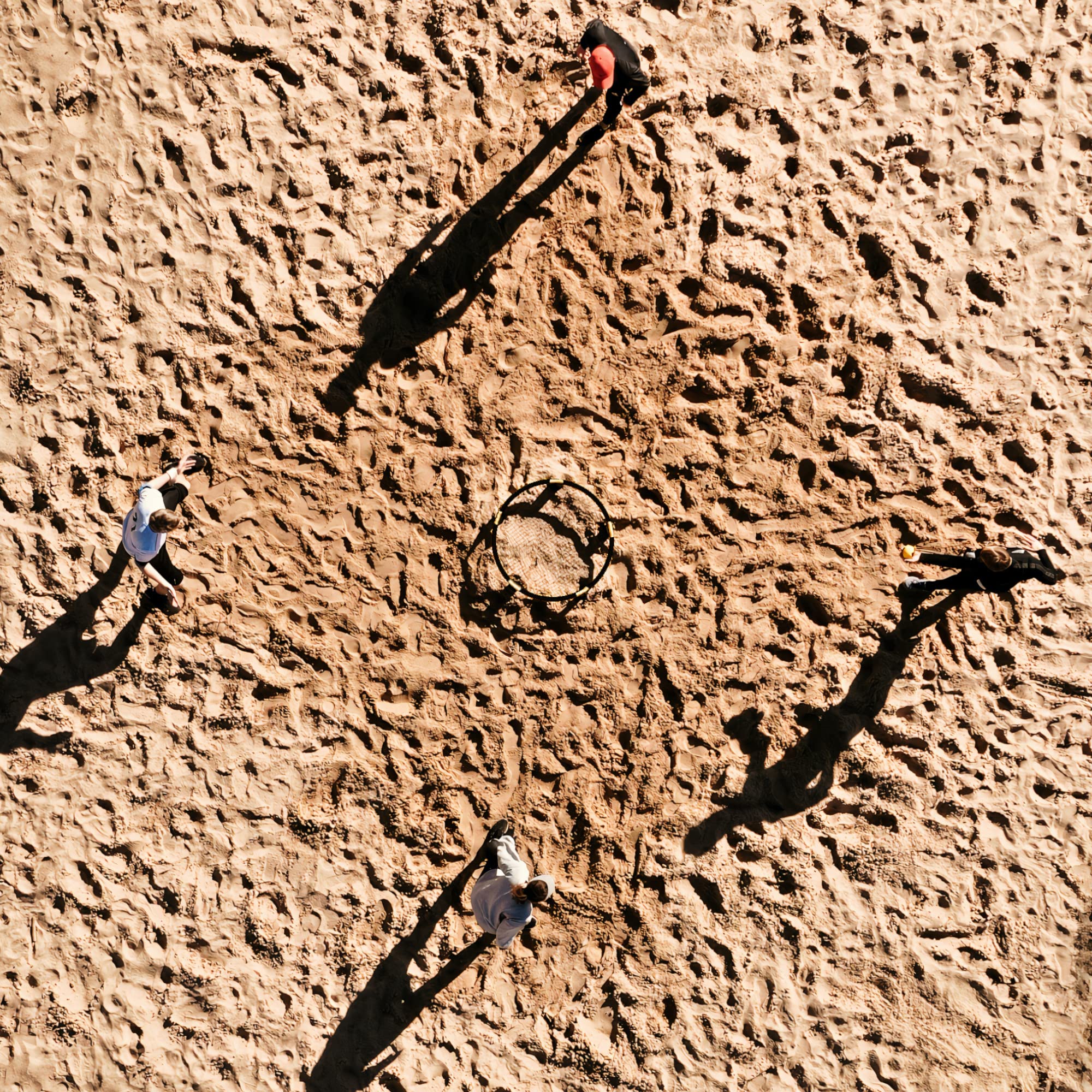 Roundnet Pro Set mit 3 Bällen - Das ultimative Sporterlebnis für spontane Outdoor Wettkämpfe, inkl. 3 Bällen, Ersatznetz, Ballpumpe & Tragetasche