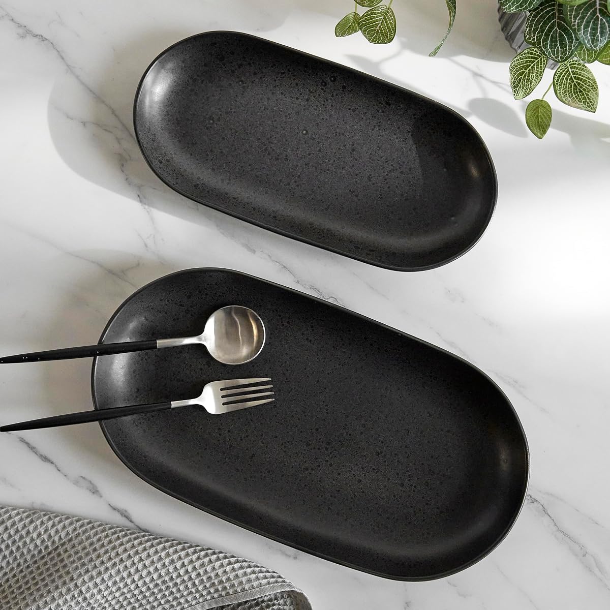 Anderson Juego de 2 platos para servir de gres de 14/12 pulgadas para entretener, bandejas semimate para servir alimentos, platos ovalados buffet para pan, aperitivo, queso, negro mate