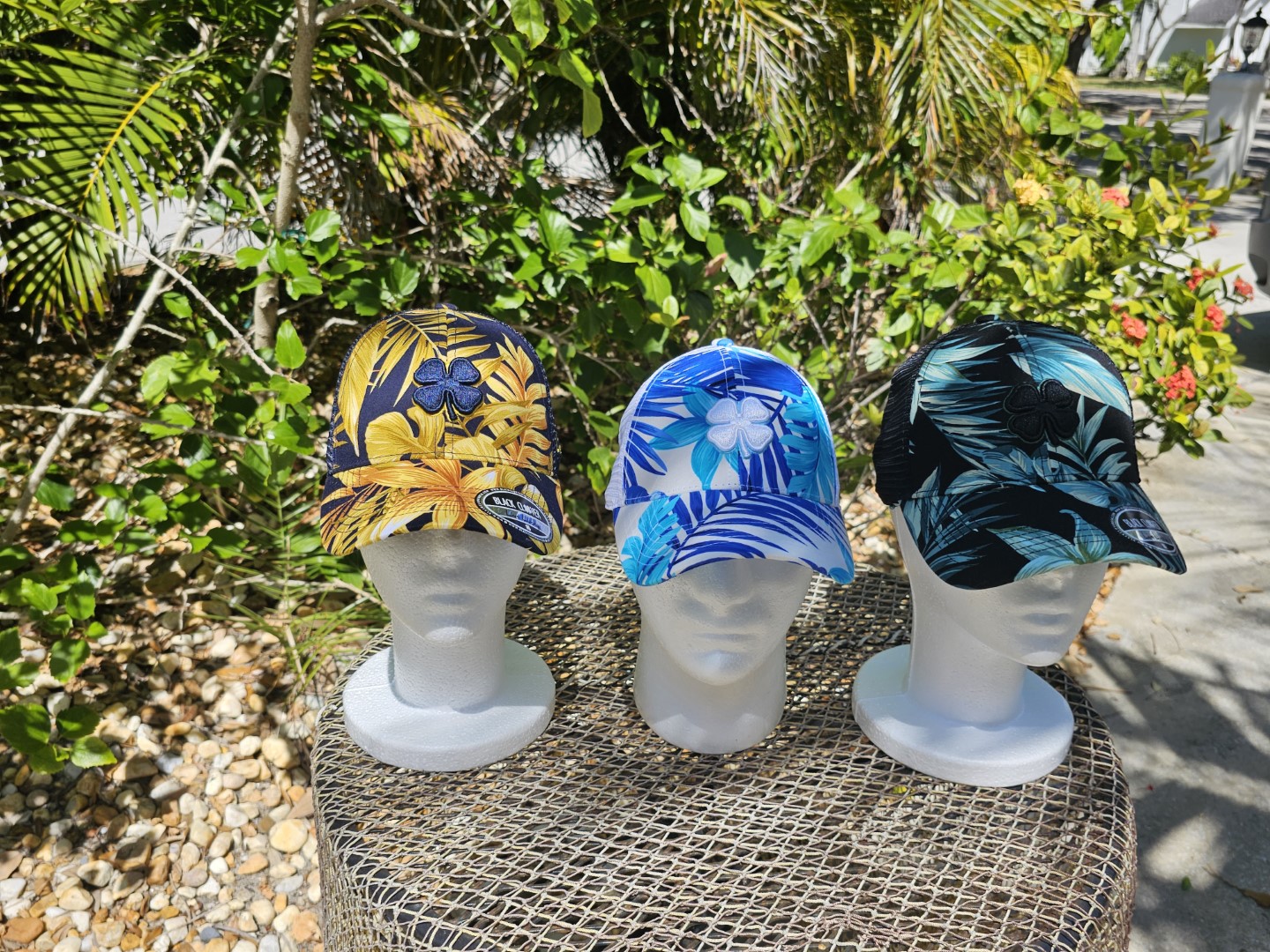 Amazon.com: Black Clover Island Lu 5 - Black/Yellow/Tropical/White