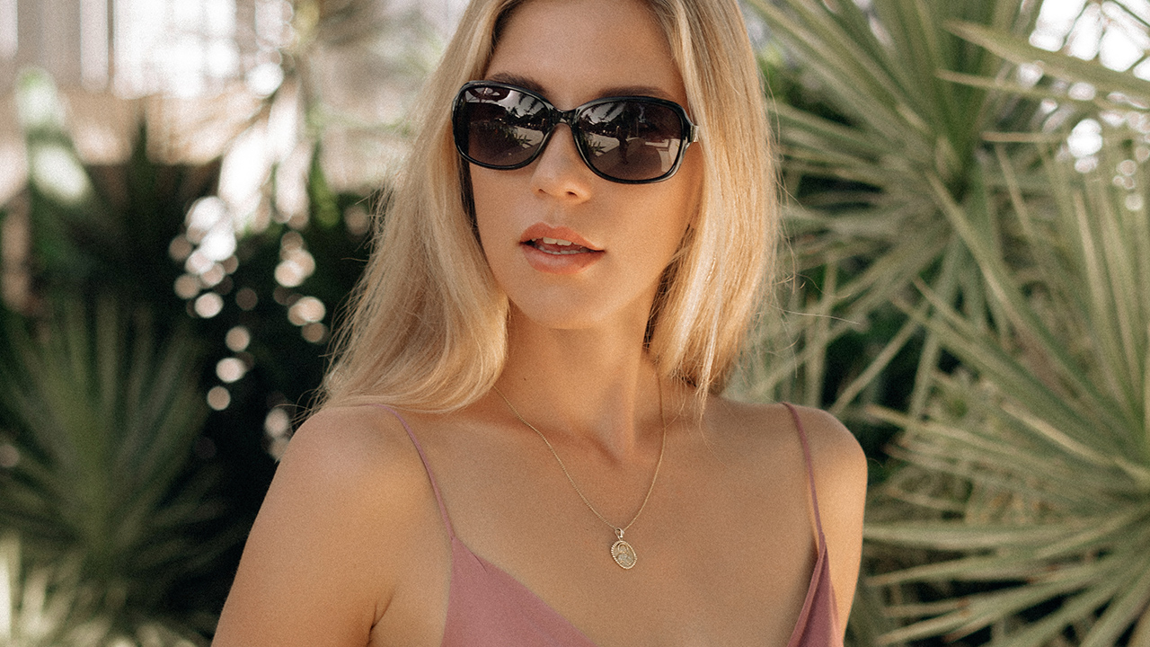 Amazon.com: Madison Avenue 2 Pack Classic Vintage Sunglasses  display picture 2